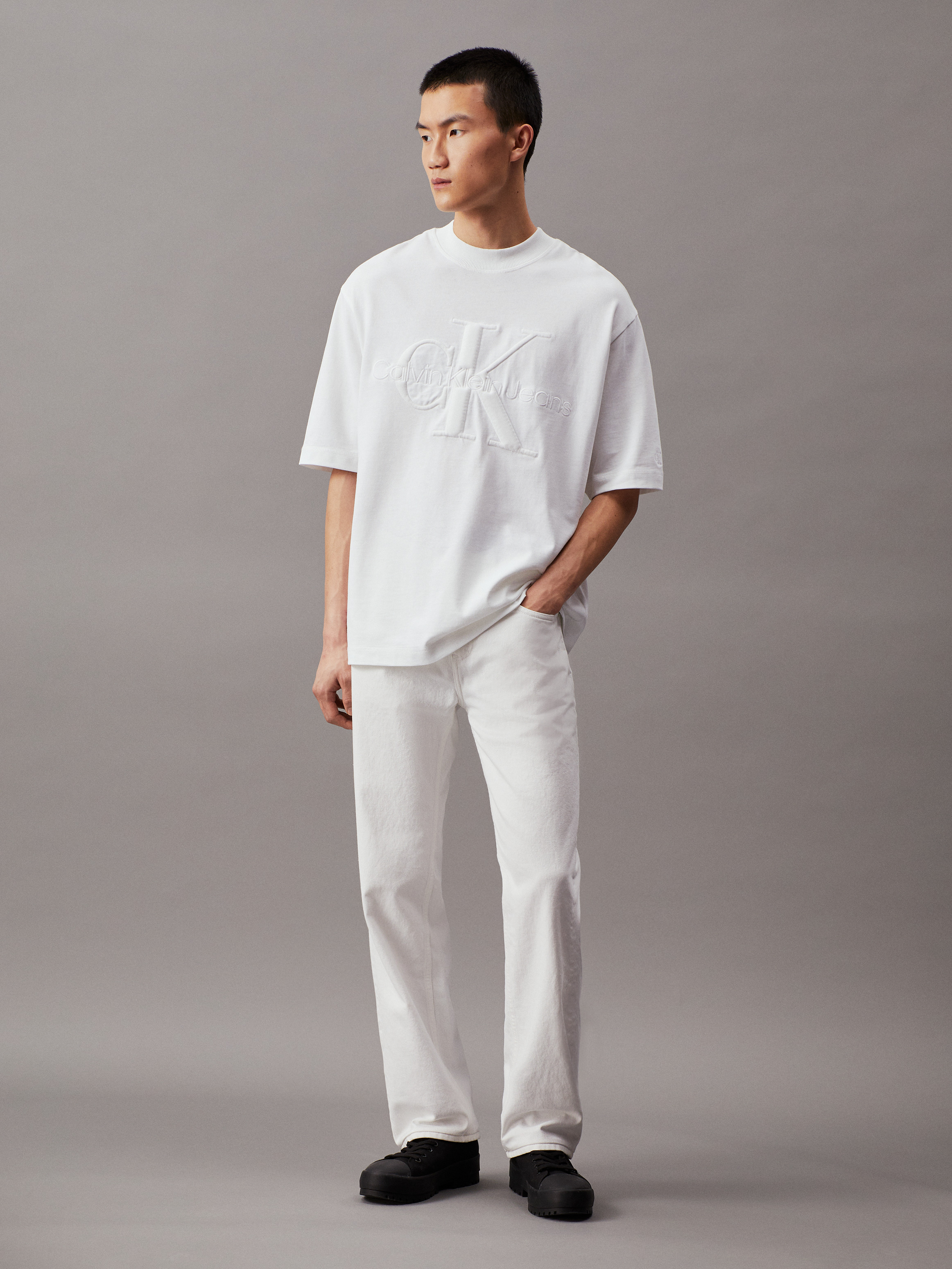 Tシャツ・カットソー IONSEOUL Butterfly Printed Oversized Fit Sweatshirt 4JH510 Tシャツ・カットソー IONSEOUL Butterfly Printed Oversized Fit