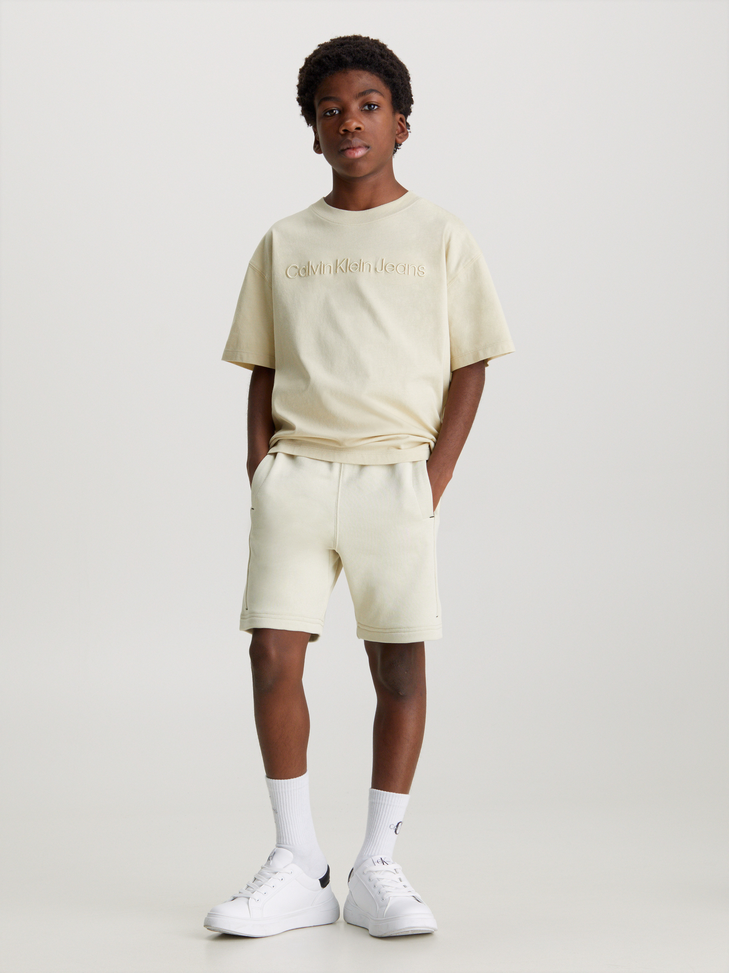 Boys Embroidered Logo T-Shirt | Calvin Klein