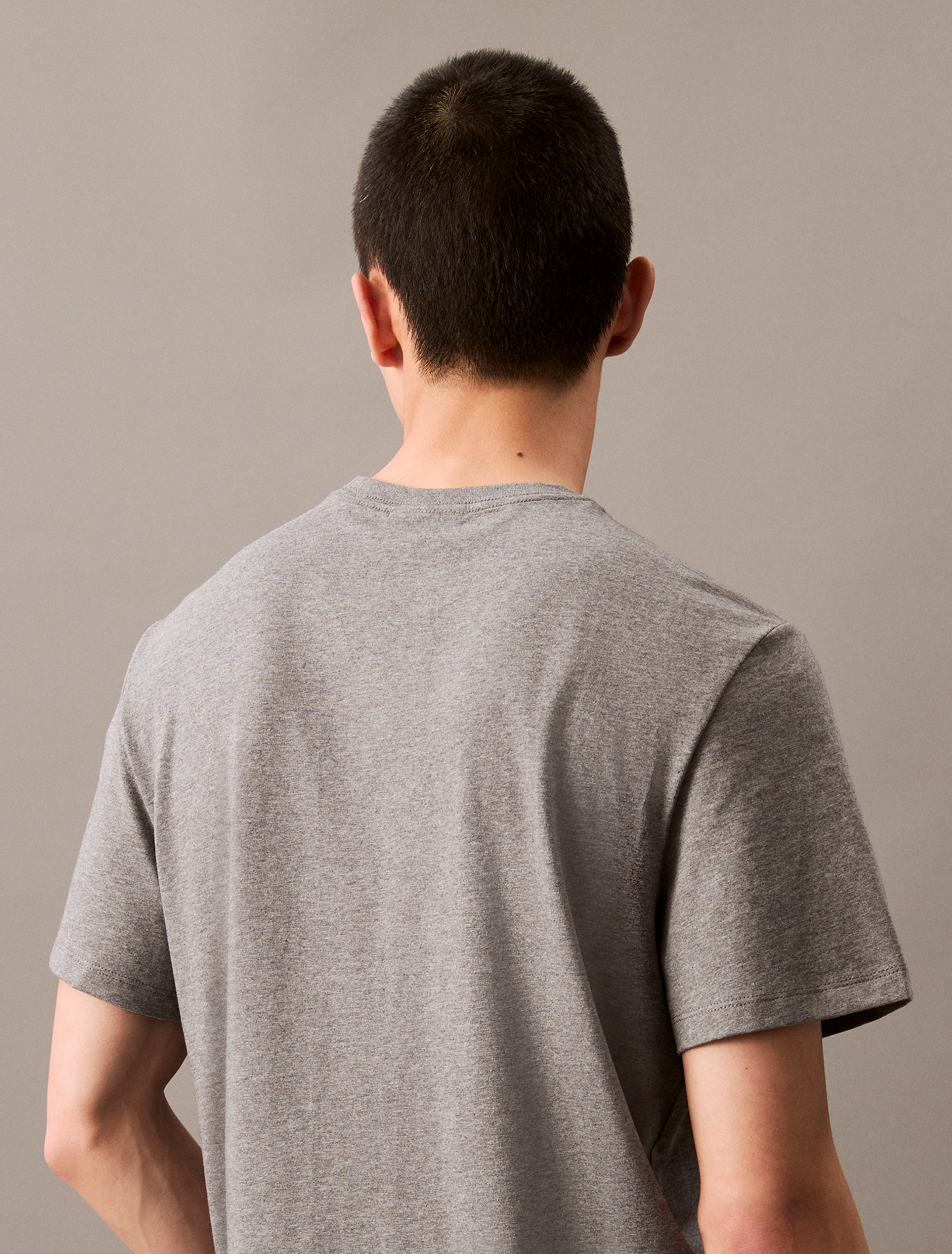さらに100円引き◆ ◆CK Monogram Logo T-shirt Monogram Logo Box Graphic Classic T-Shirt | Calvin Klein