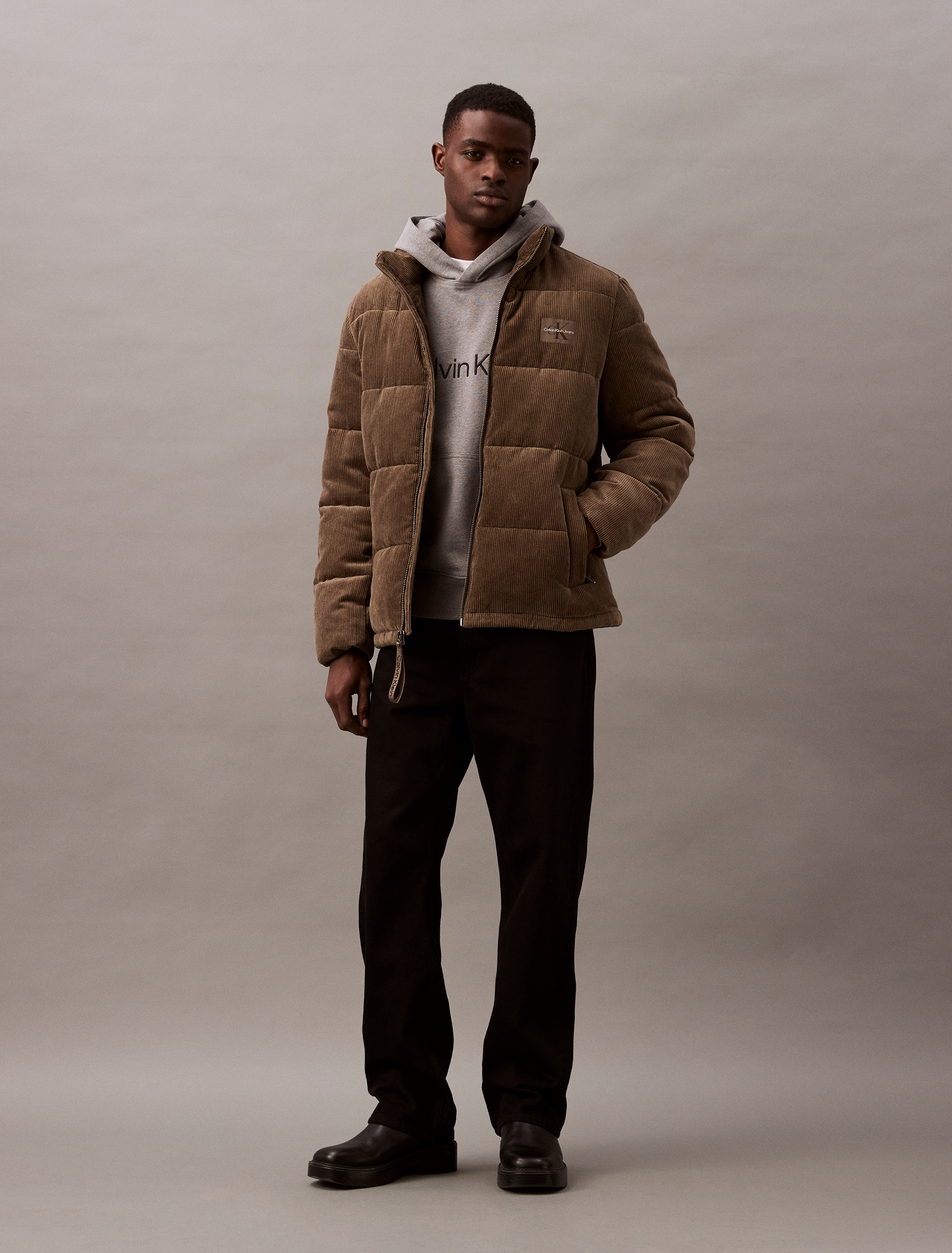 Standard Logo Relaxed Hoodie | Calvin Klein Standard Logo Relaxed Hoodie | Calvin Klein