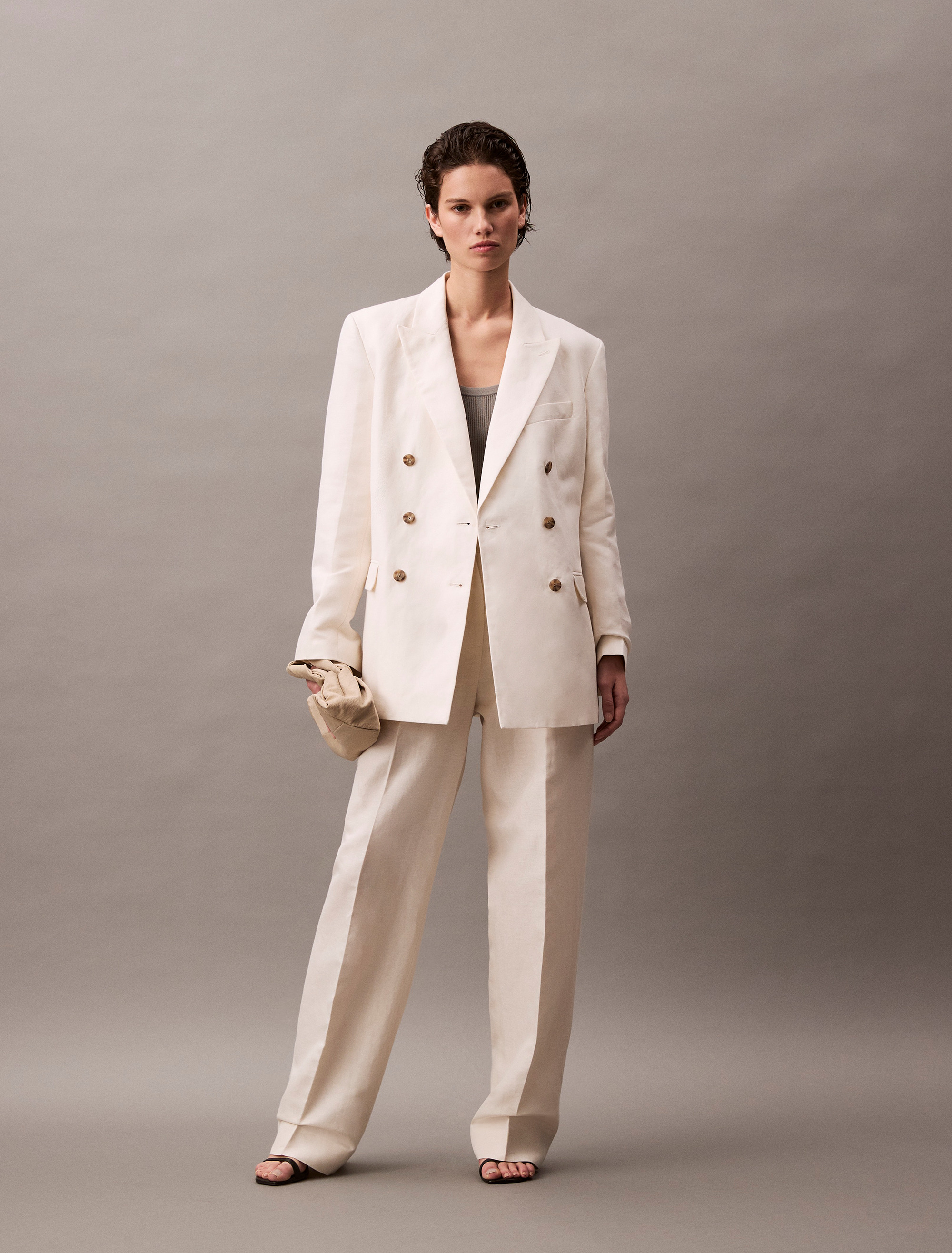 Relaxed Linen Pleated Pants