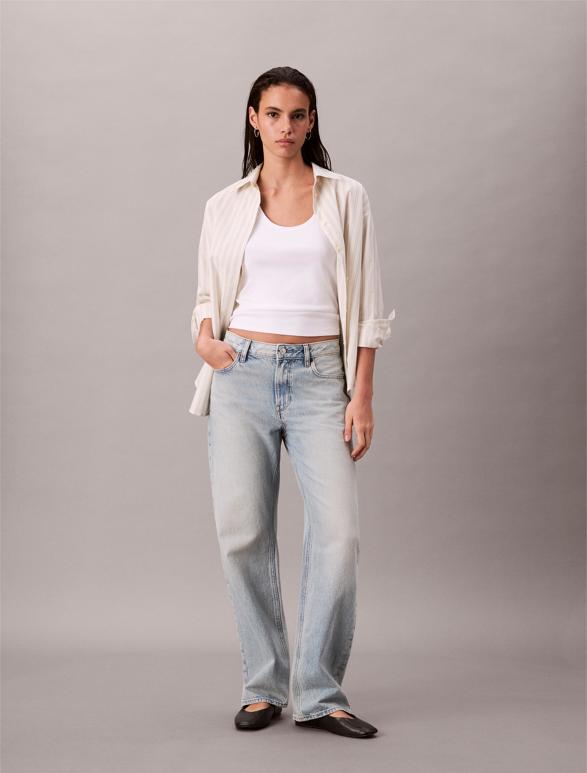 ★★ ★★ Women's Signature 90s Straight Fit Mid 90s Straight Jeans | Calvin Klein