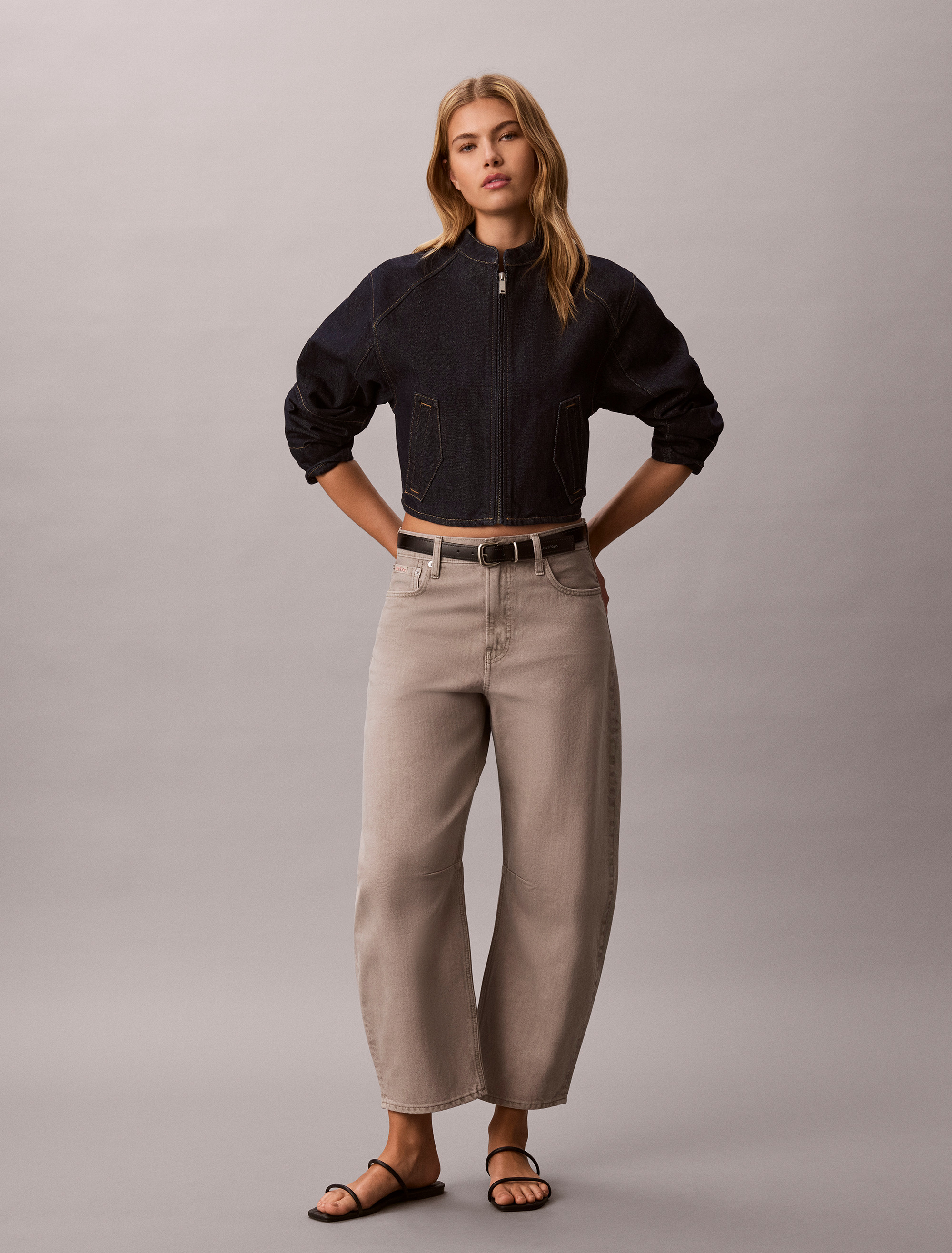 Cropped Barrel Jeans