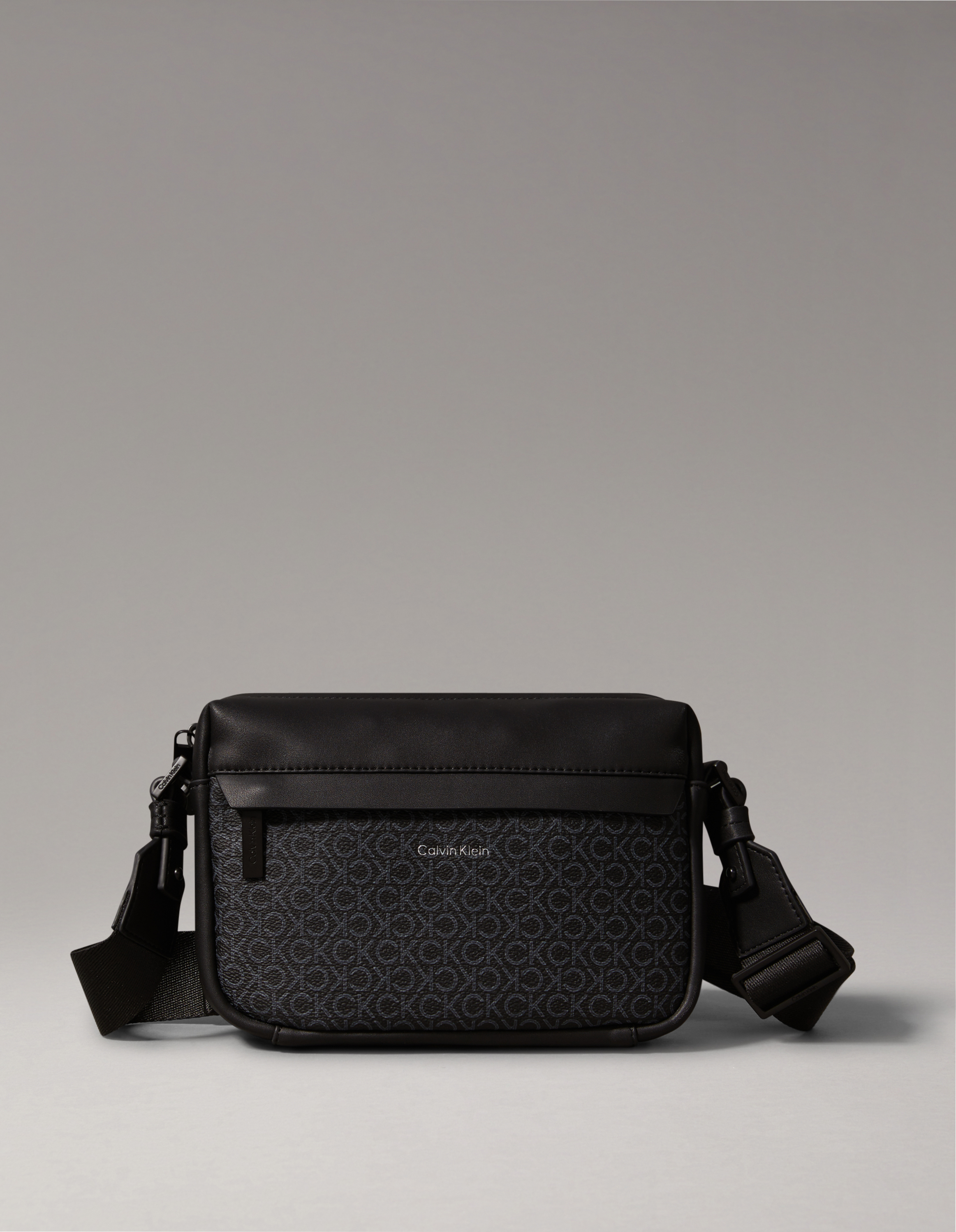 ★ ★ Men's CK Micro Pebble Messenger Bag 4D3034G Micro Pebble Messenger | black | Calvin Klein Hong Kong