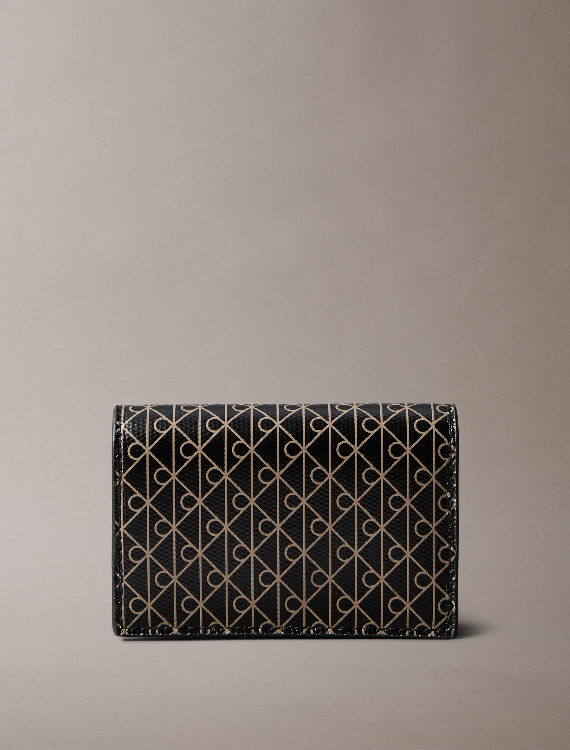 4F1083G_2XA_main.jpg?w=750&h=