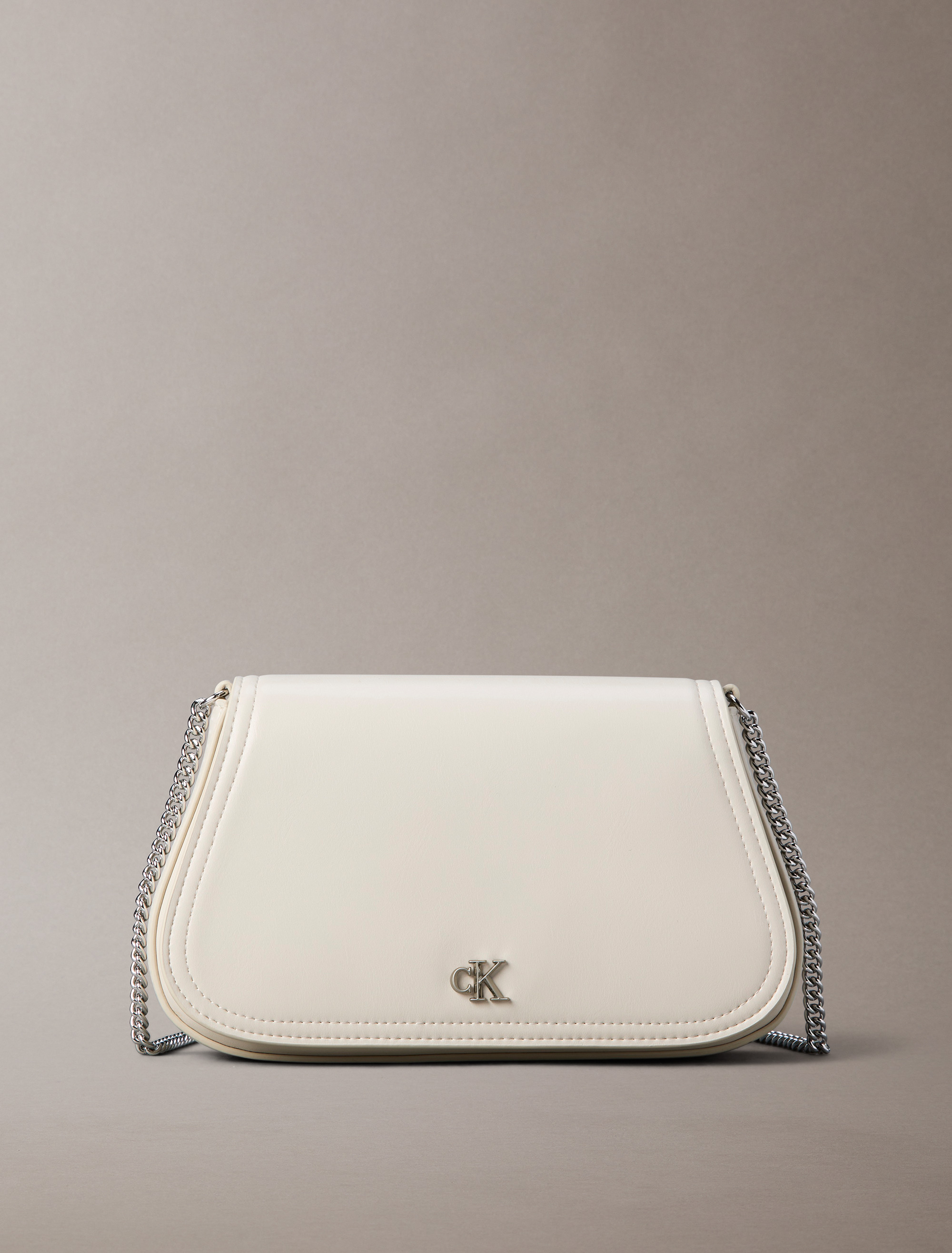 Curved Wallet with Chain Strap