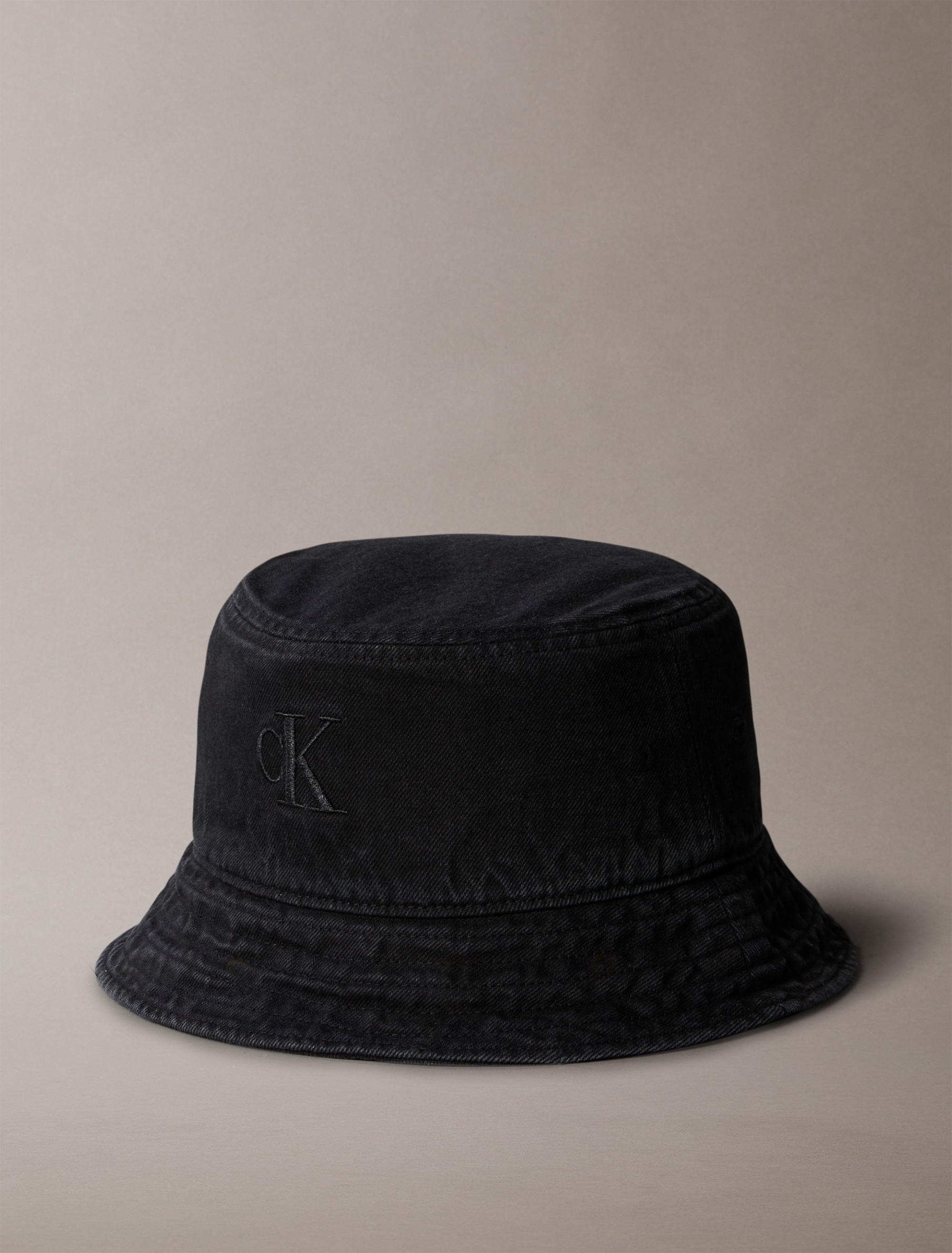 キャップ ^ ^ Unisex CKJ Small Monogram Logo Denim Bucket H Monogram Logo Denim Bucket Hat | Calvin Klein