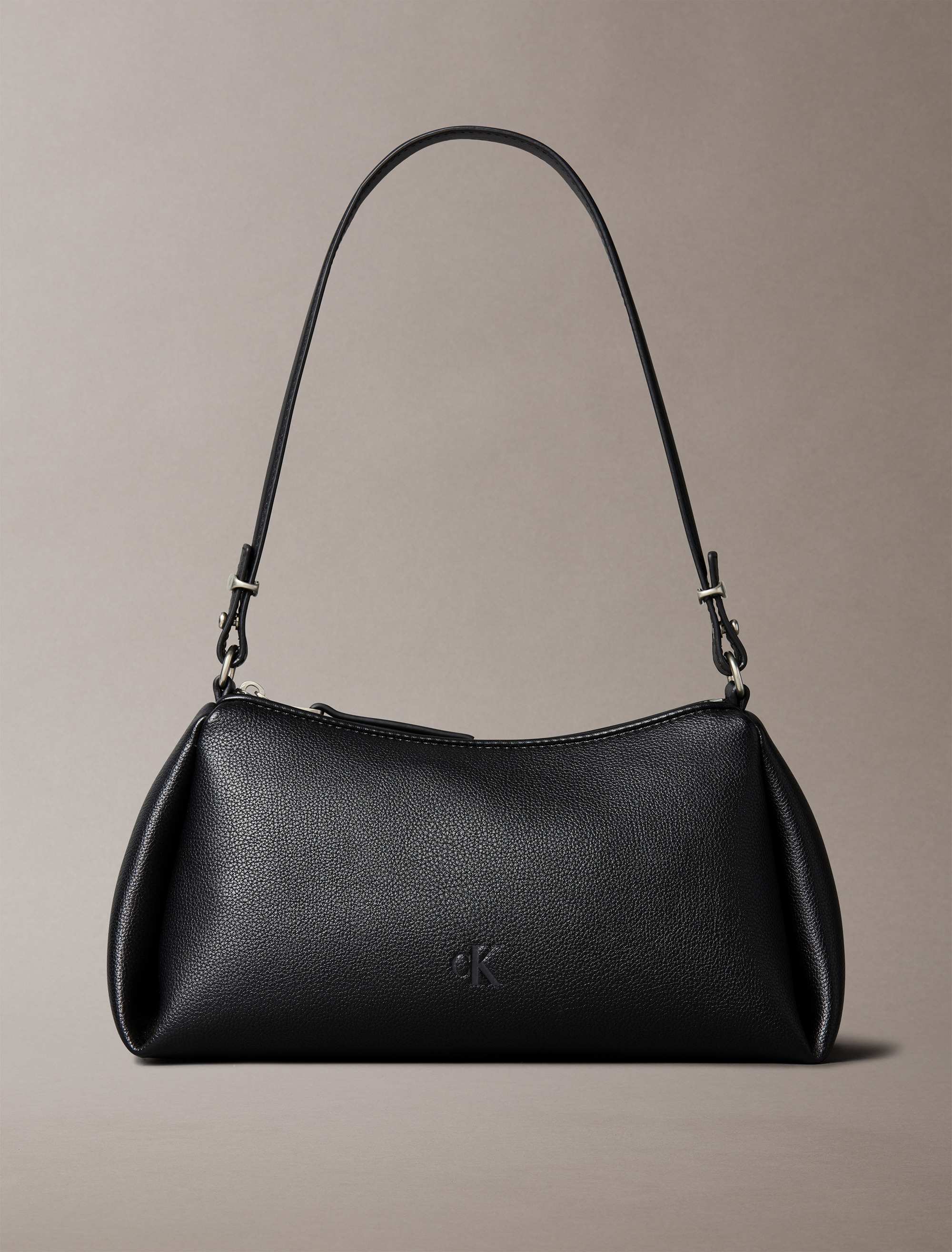 ★ ★ Women's Ruched Shoulder Bag 4K3088G 67U 4K3 Ruched Shoulder Bag | Calvin Klein