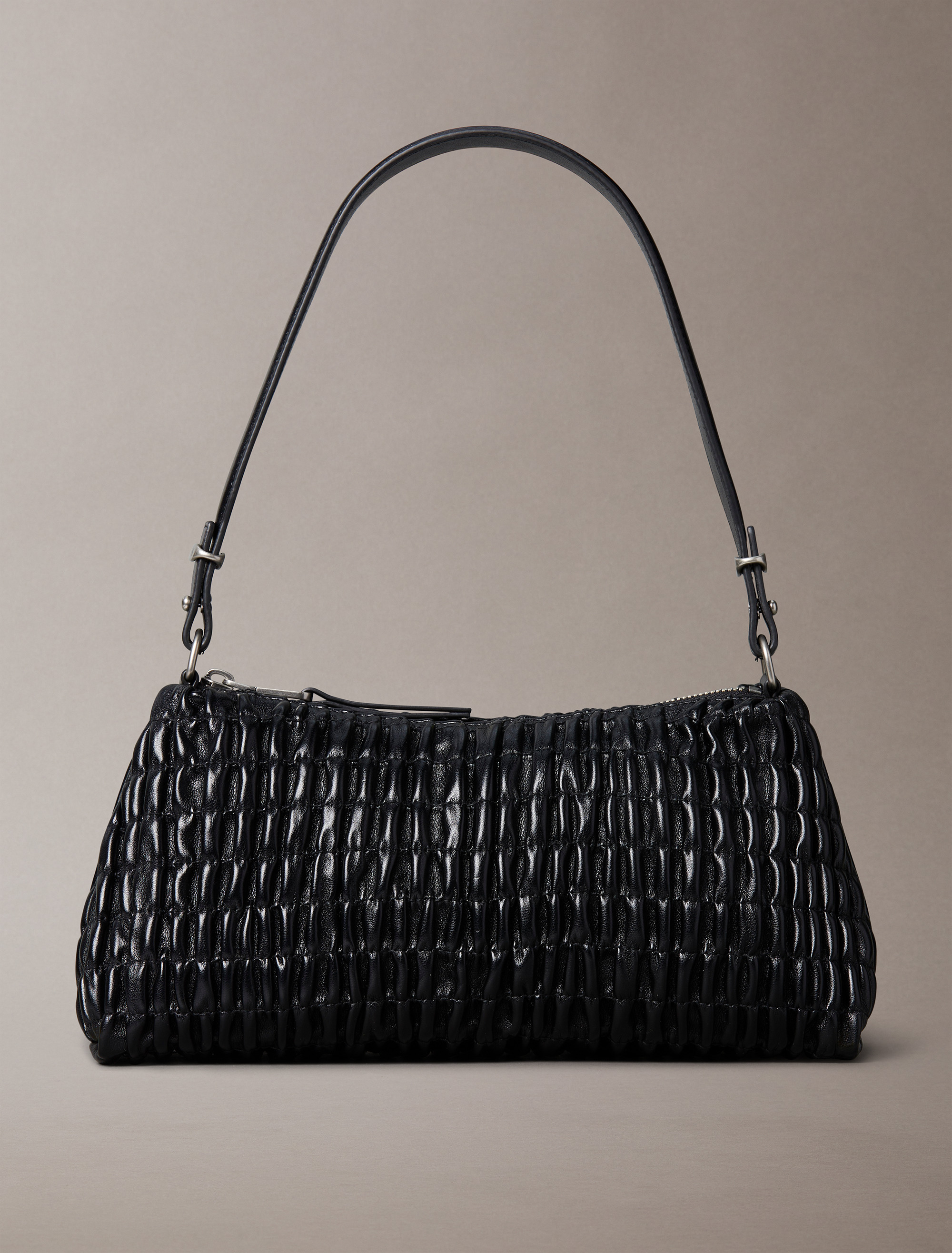 ☆ ☆ Women's Monogram Small Shoulder Bag 4K3142G Pleat Monogram Logo Shoulder Bag | Calvin Klein