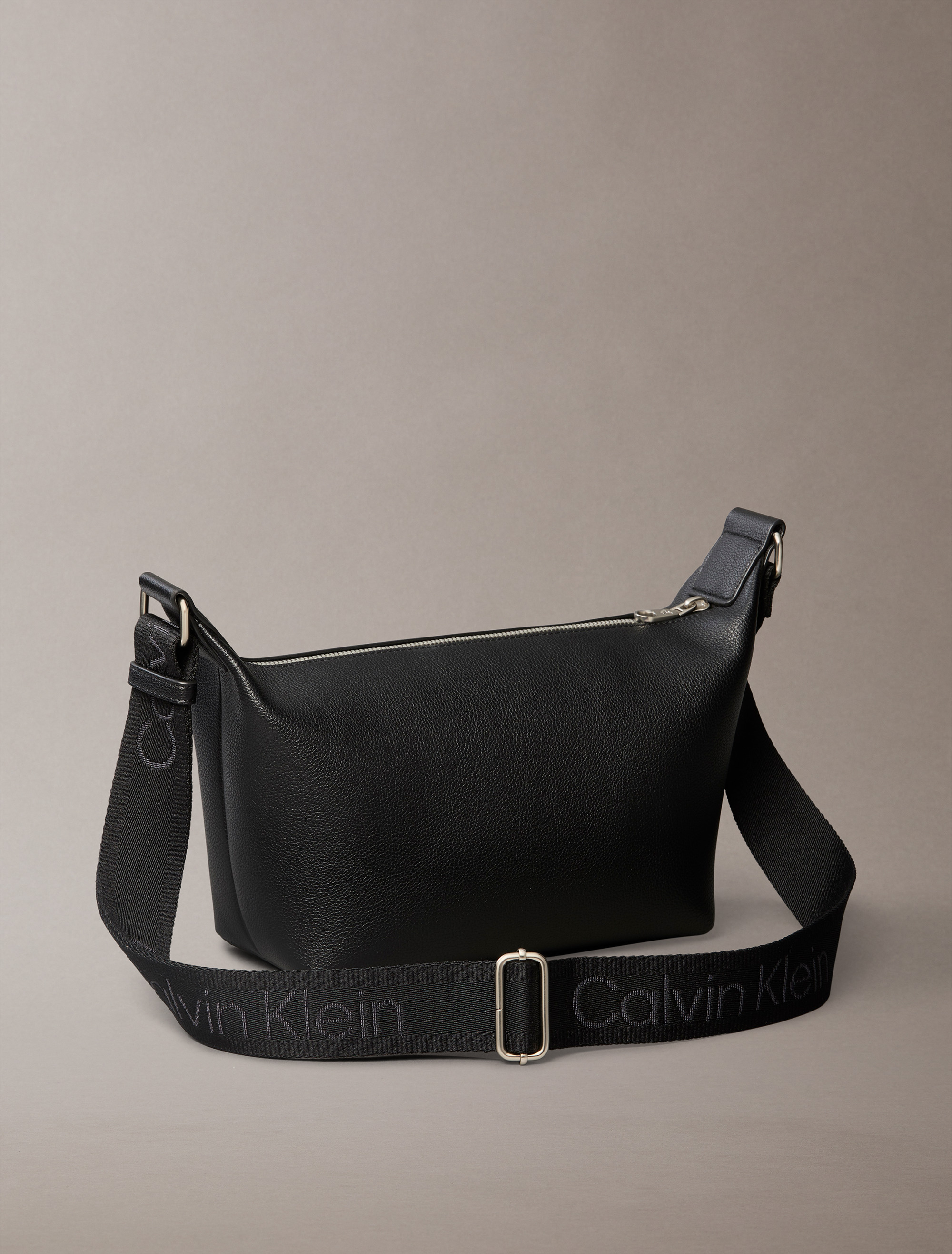 ☆人気☆【 】☆CKJ Ultra Light Shoulder Bag☆ Ultralight Shoulder Bag | Calvin Klein