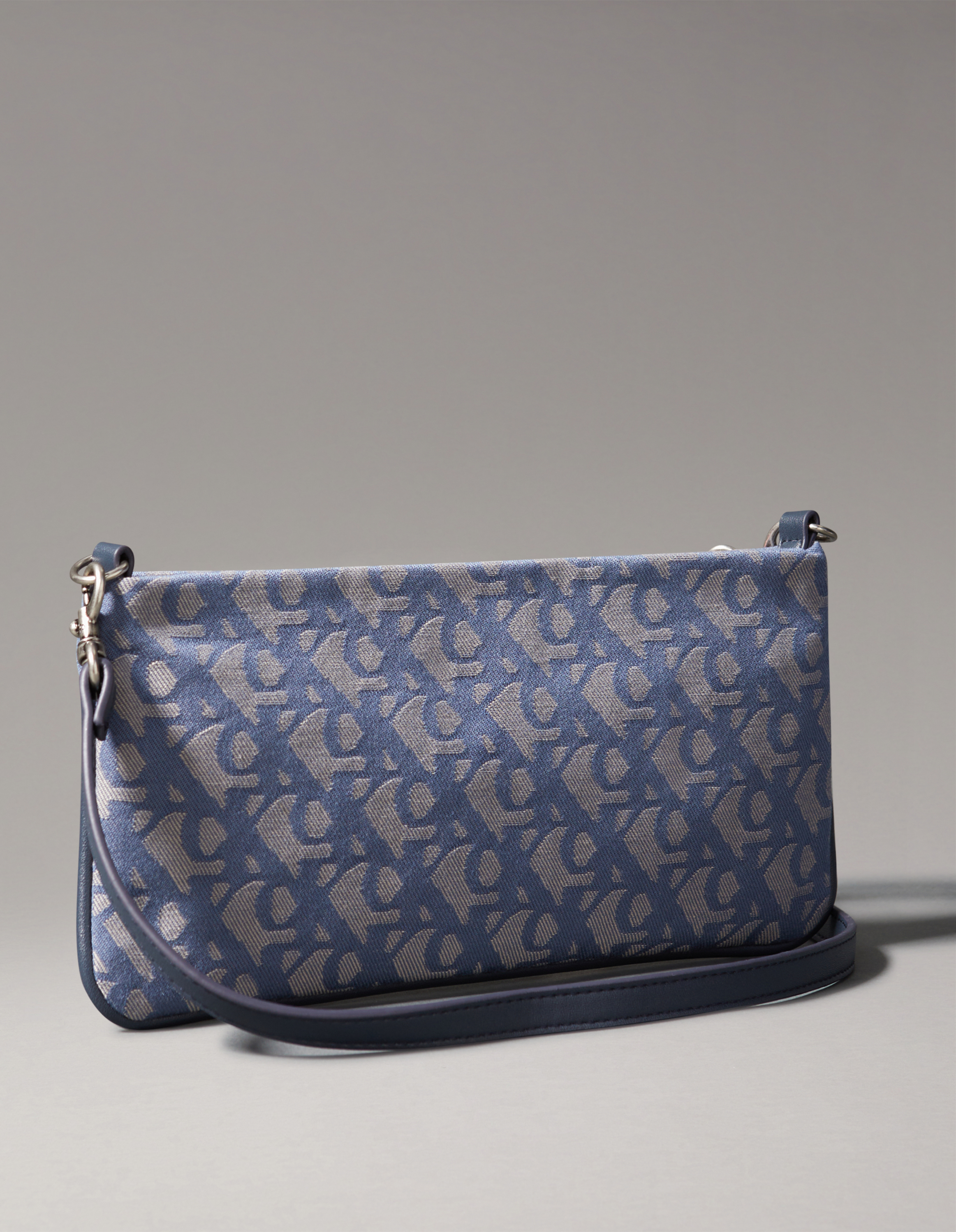 Calvin Klein CKJ MONOGRAM MINI BAG Kadın Çanta/ @CalvinKlein İspanya