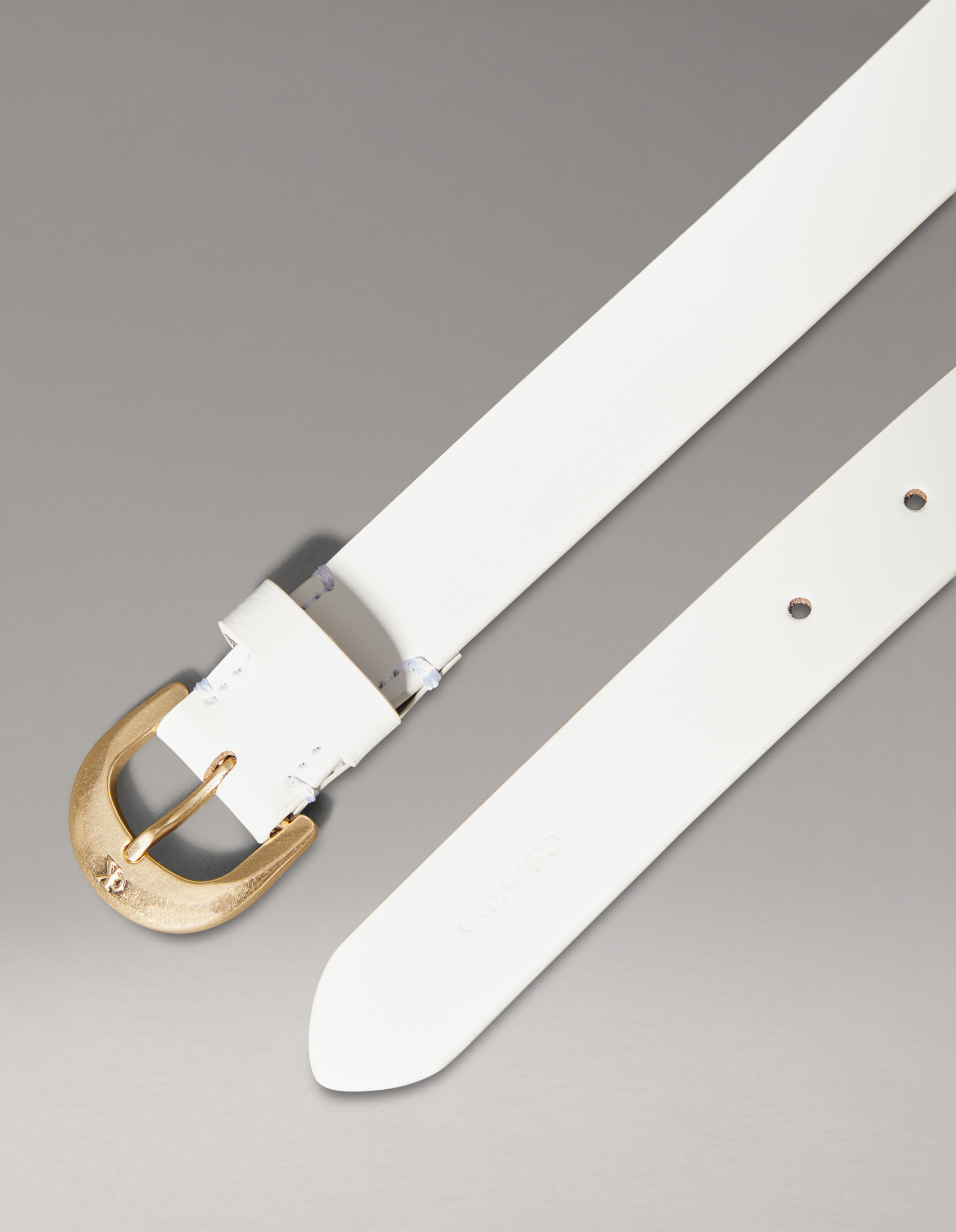 Round Buckle Leather Belt | Calvin Klein display picture 2