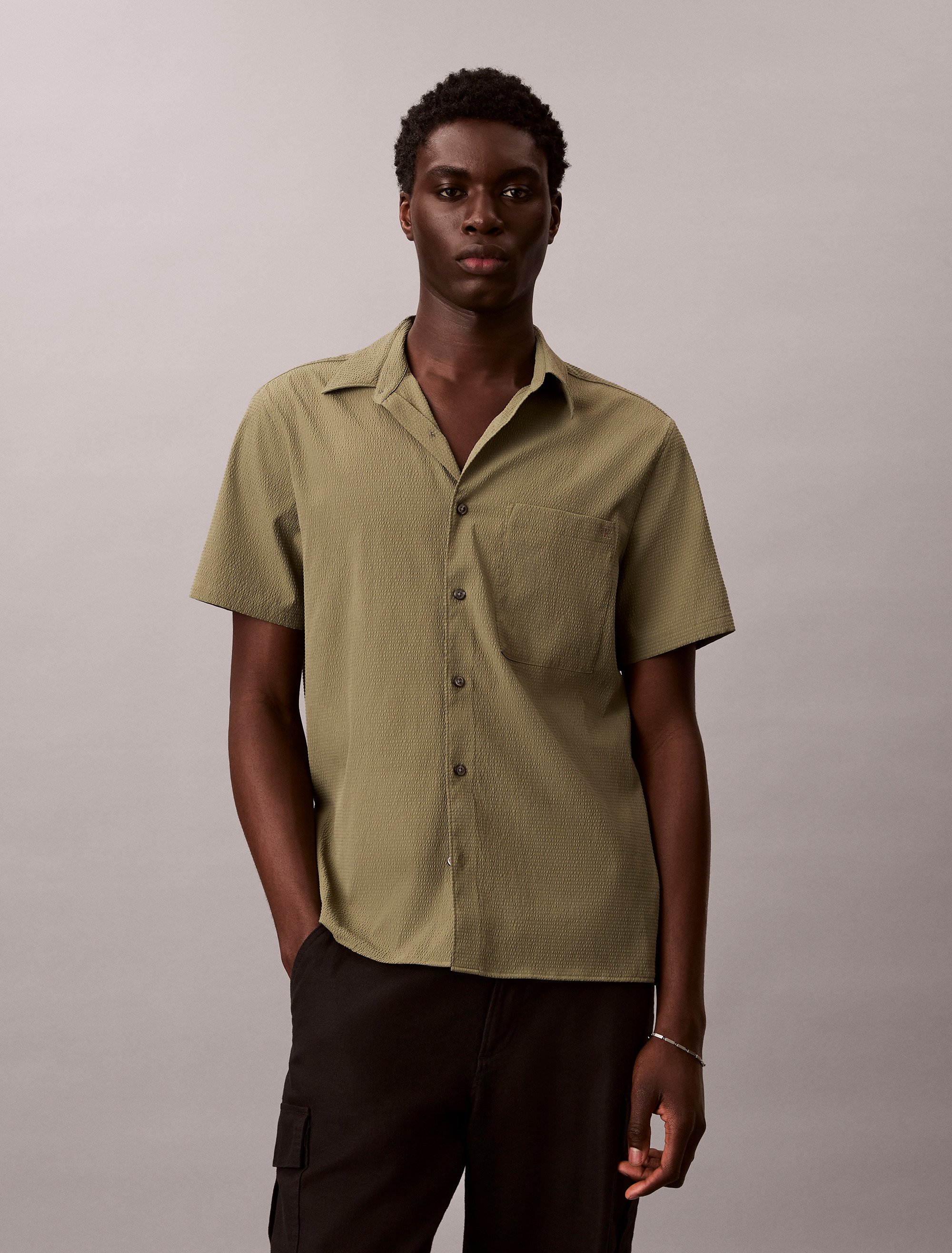 Solid Seersucker Short Sleeve Classic Shirt