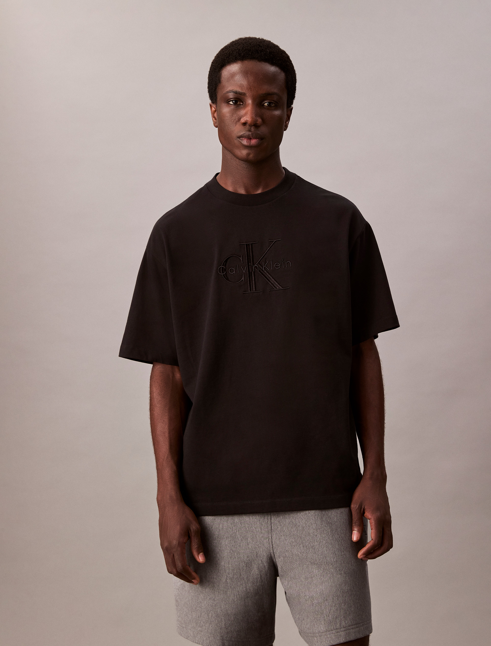 Relaxed Monogram T-Shirt | Calvin Klein