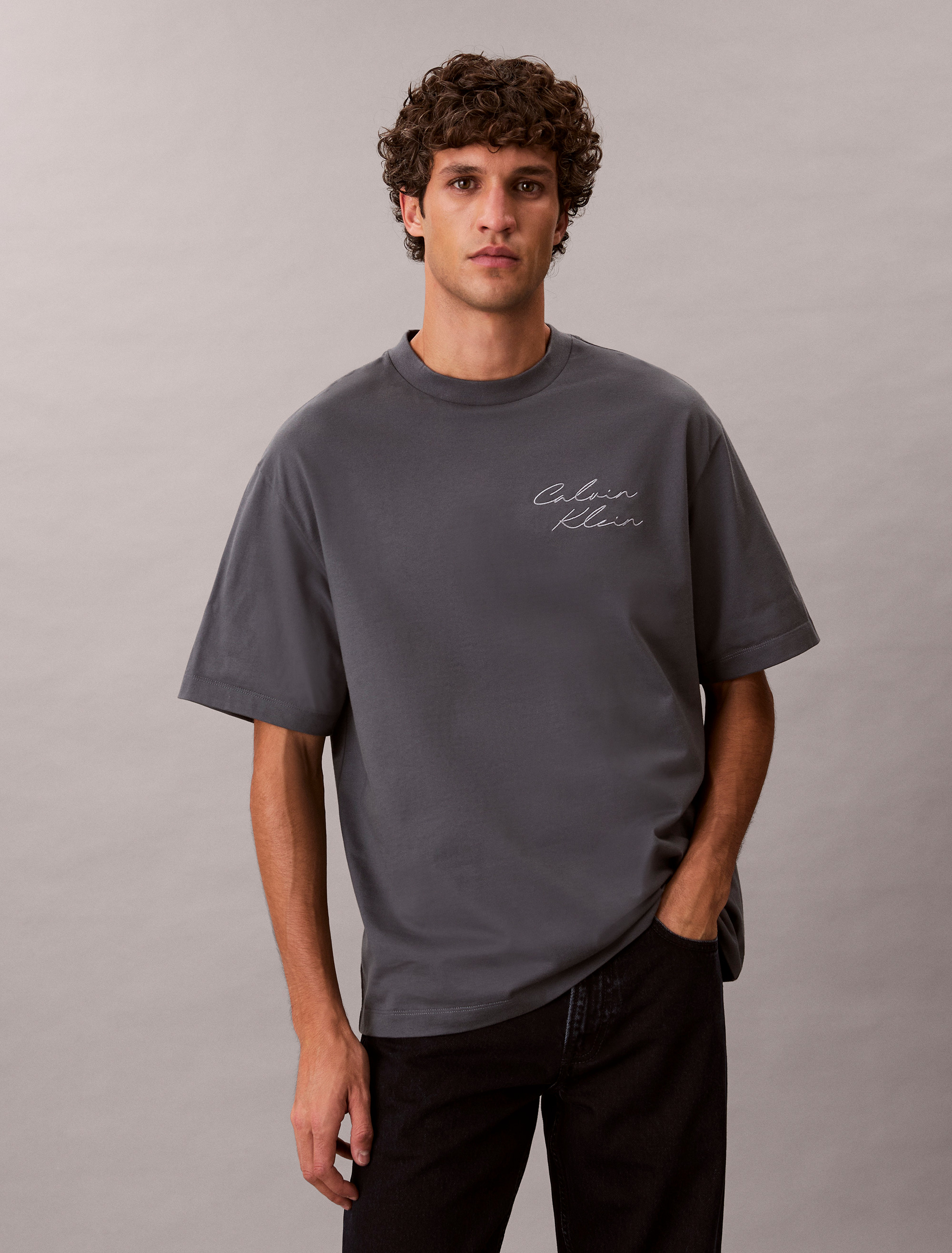 Relaxed Script Logo T-shirt | Calvin Klein
