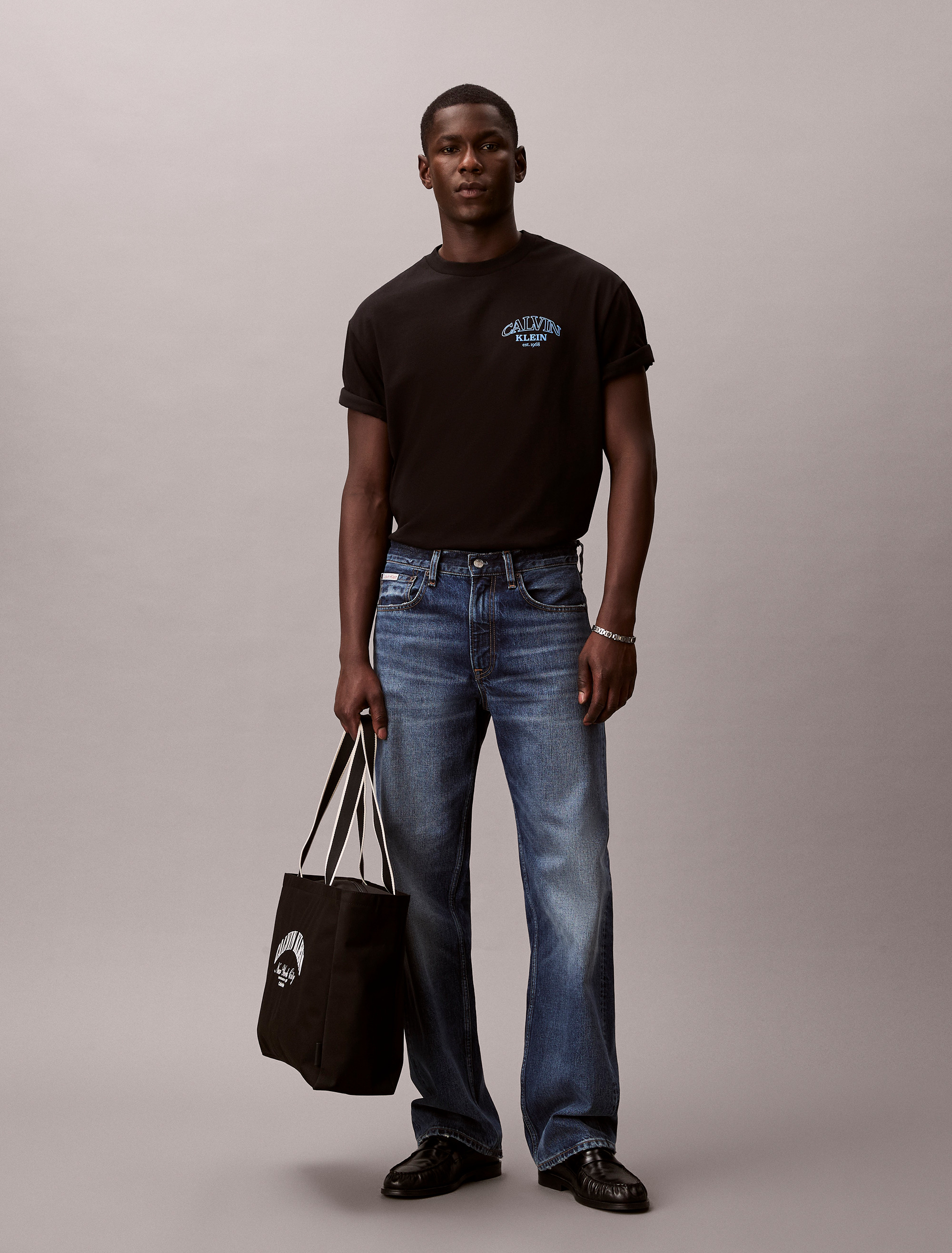 Arch Logo Graphic Relaxed T-Shirt