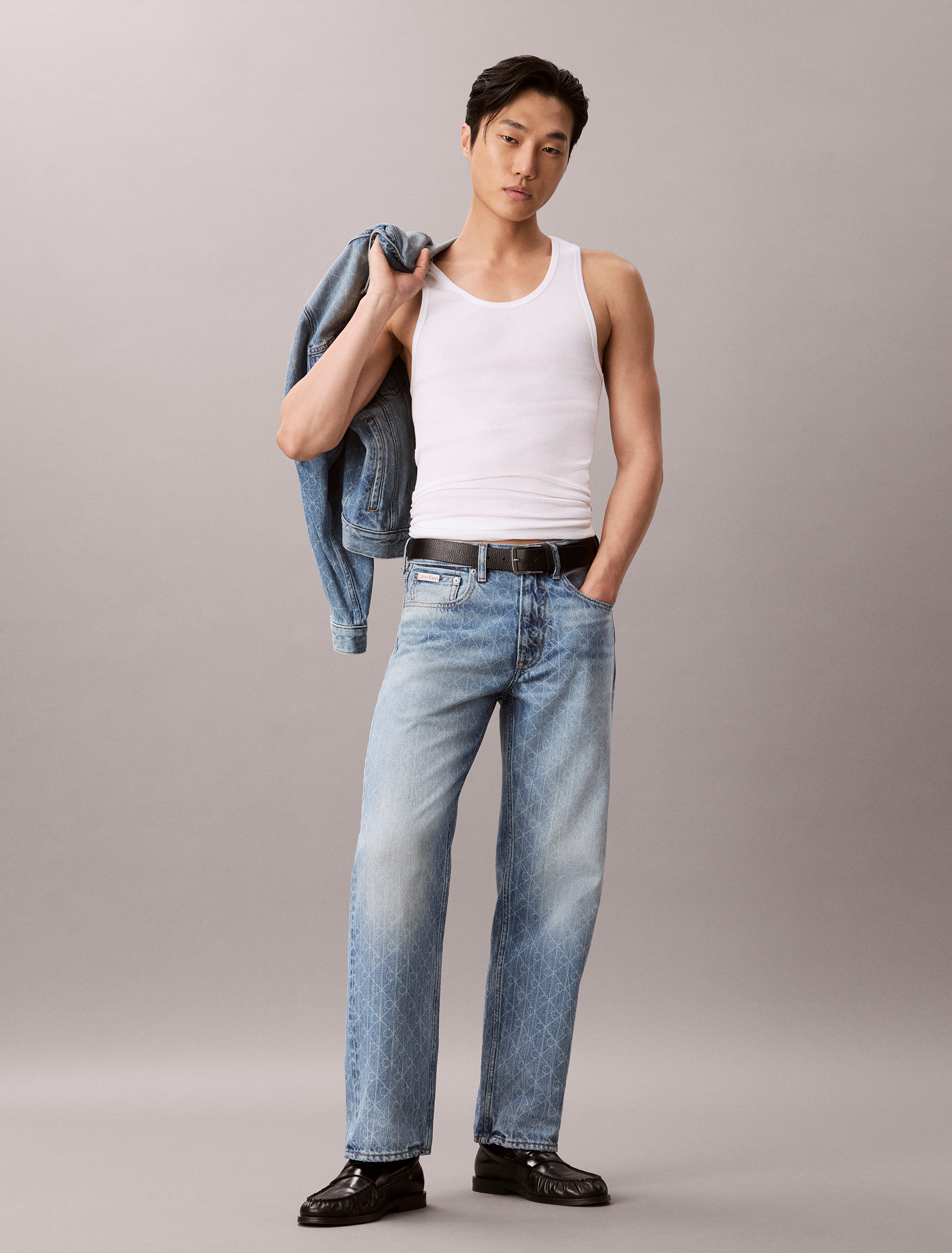 90s Straight Logo Jeans