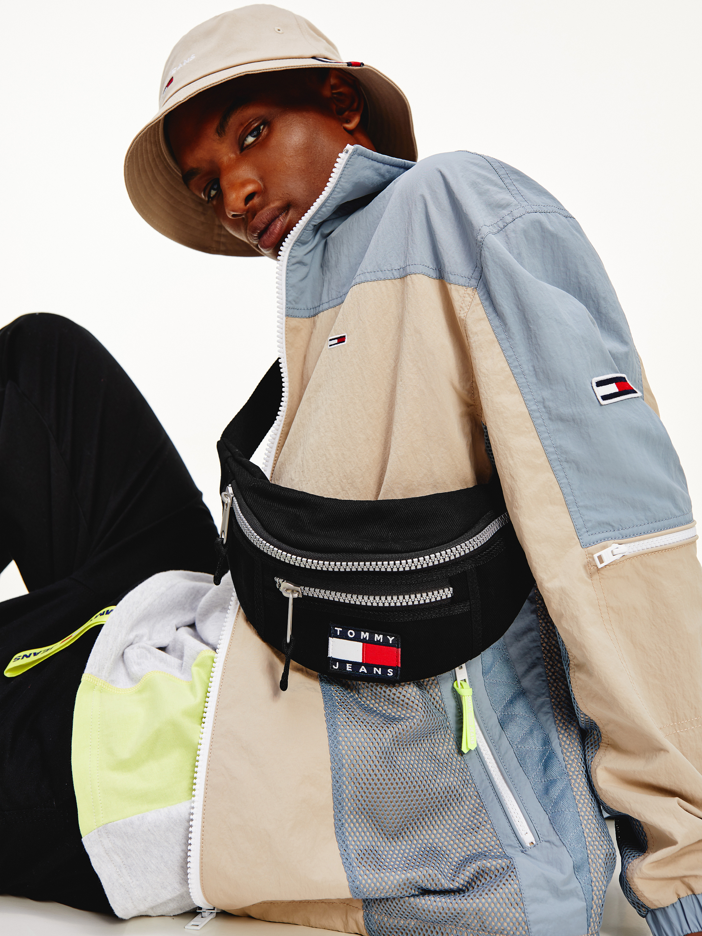 Tommy hilfiger bum store bags