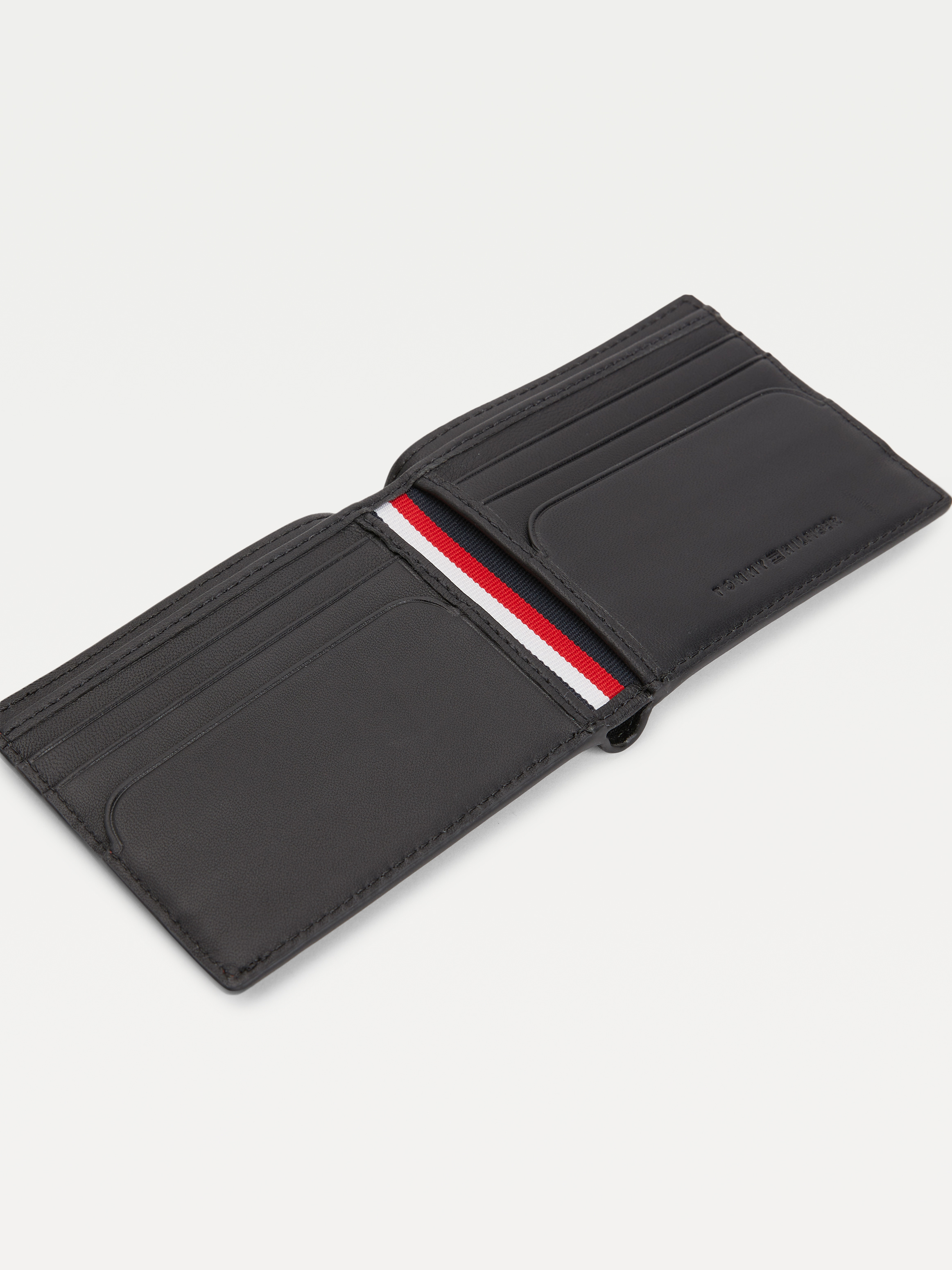 tommy hilfiger wallet logo