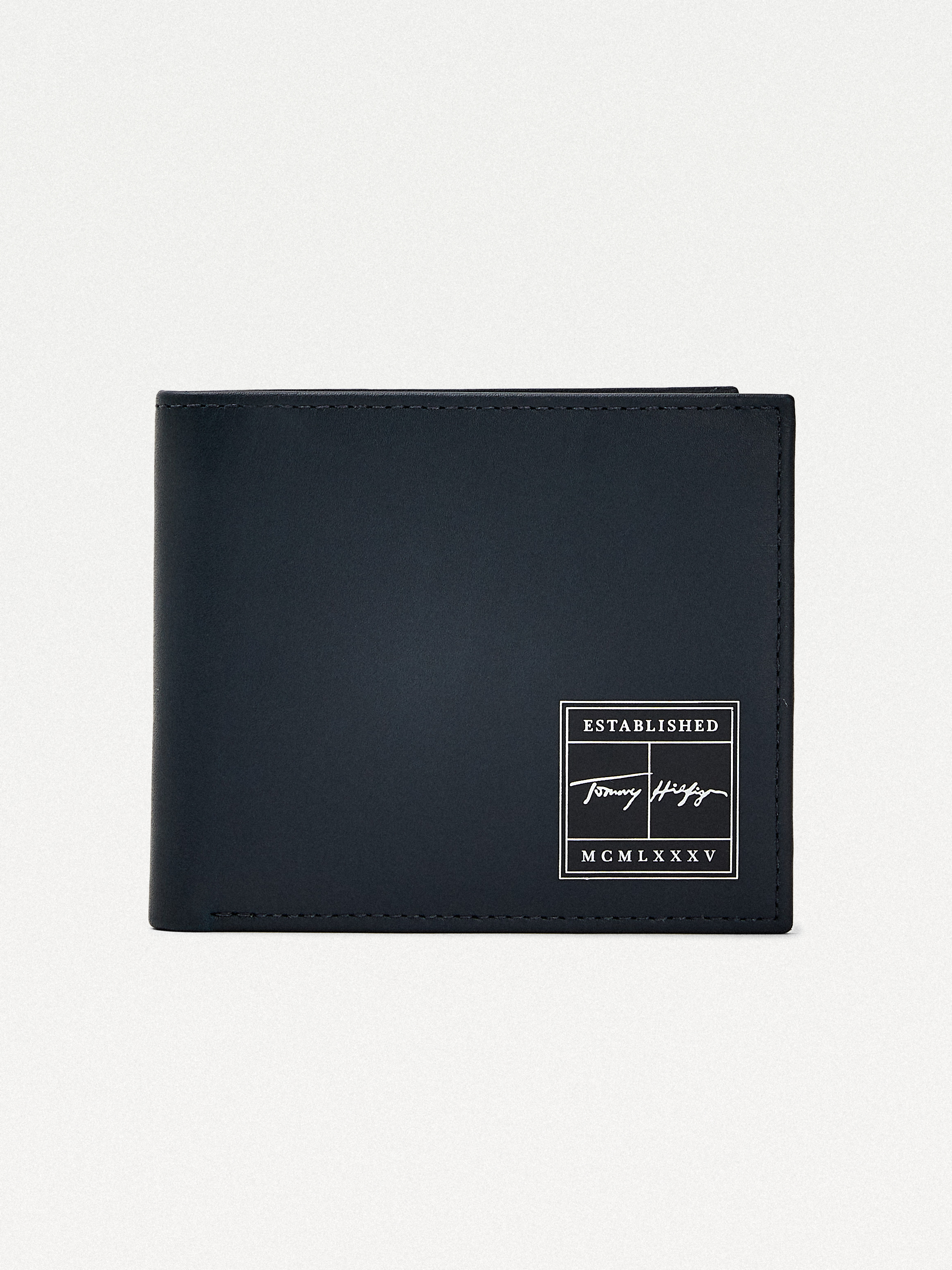 tommy hilfiger wallet logo