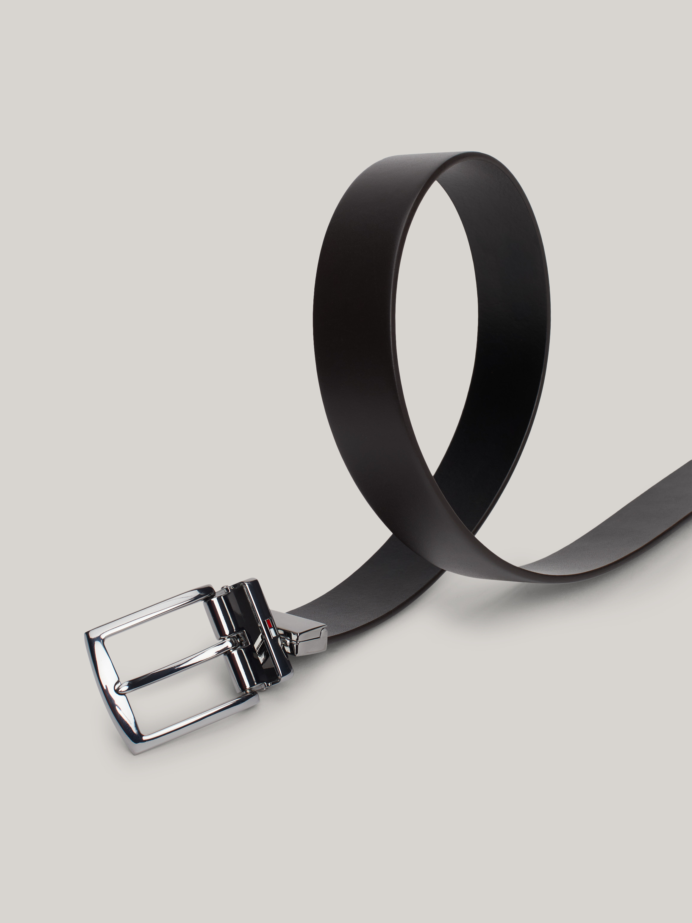 AX_951185_cc529_Belts063_1200x
