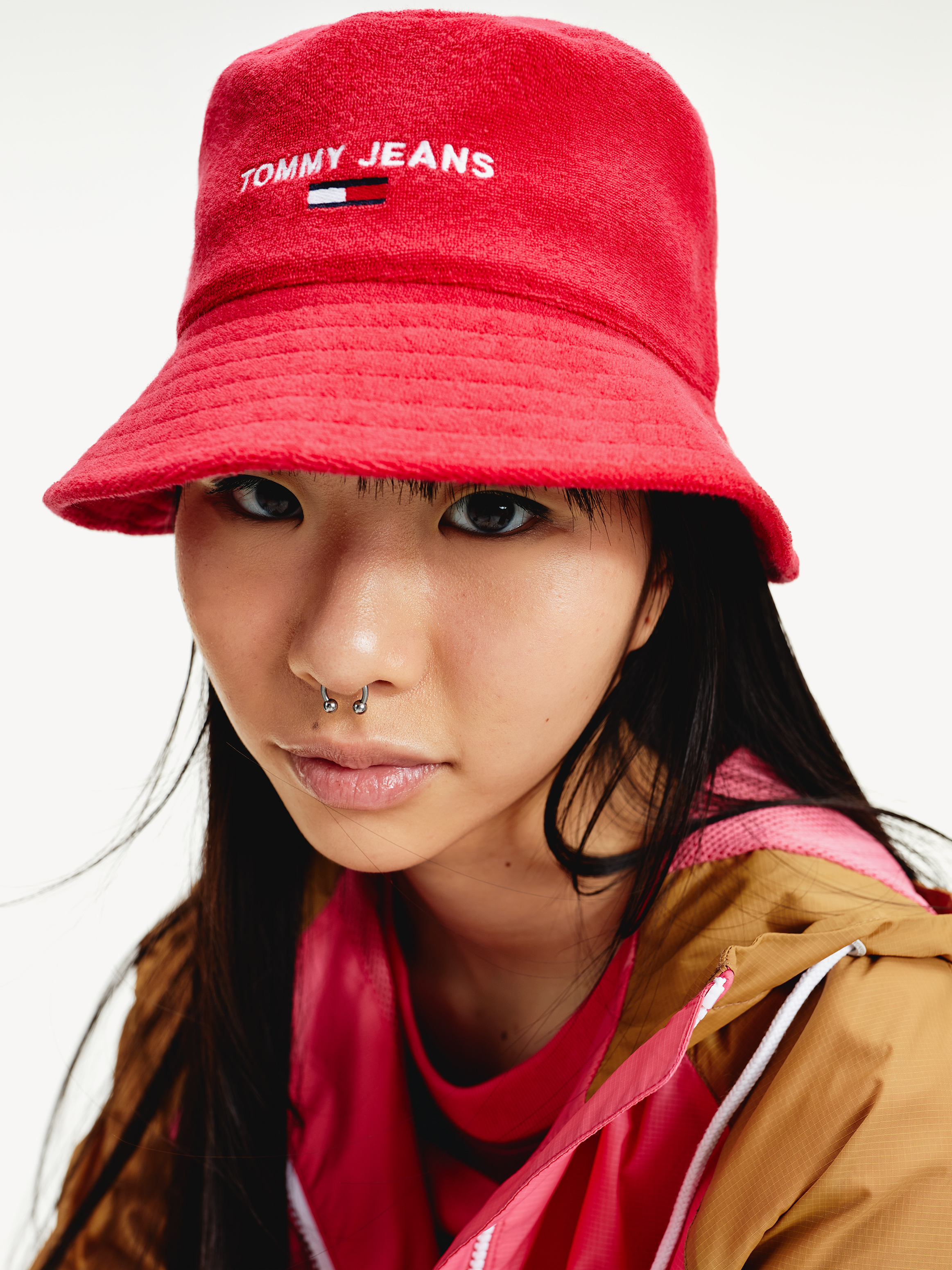 tommy hilfiger bucket hat red