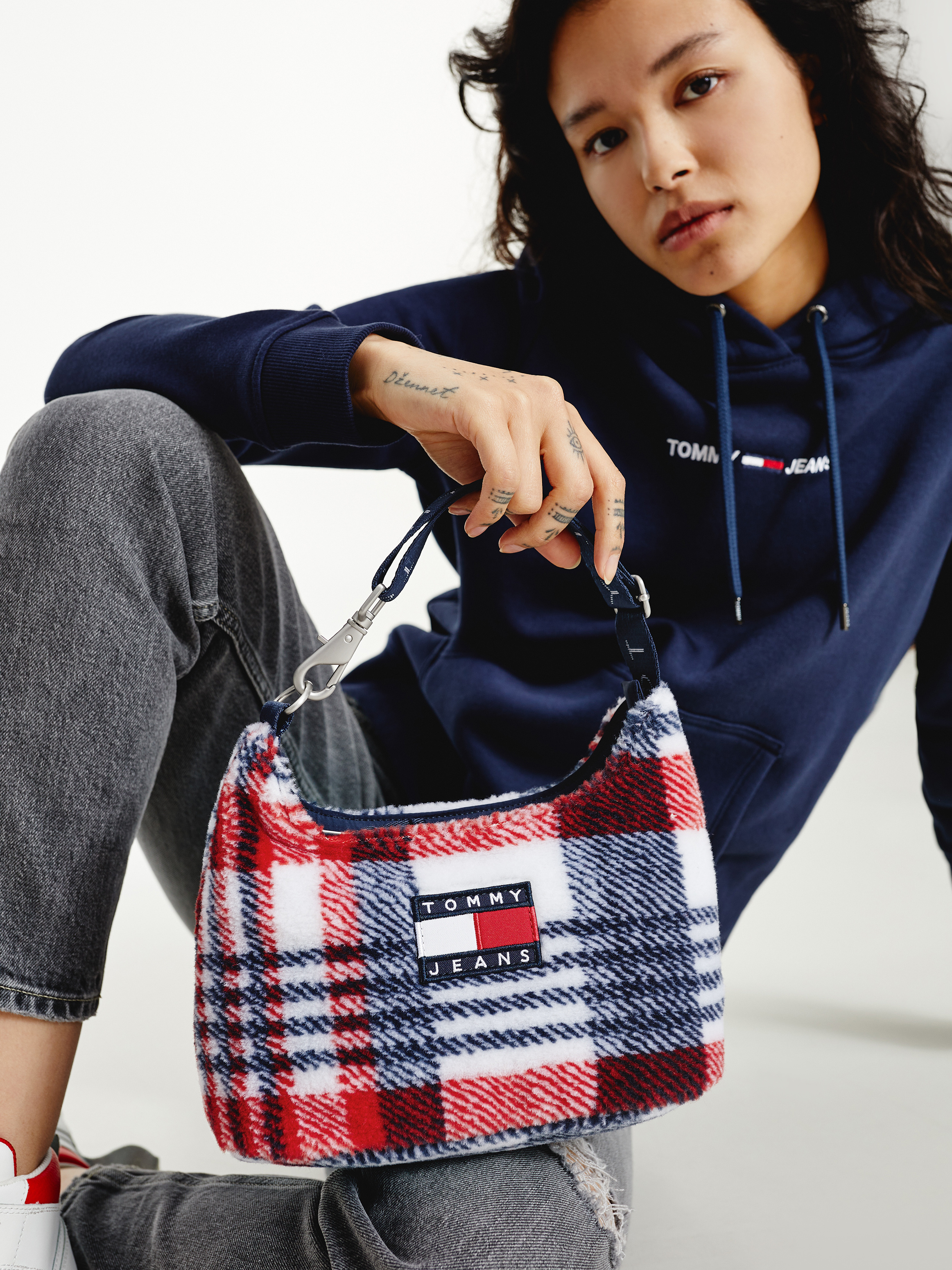 tommy hilfiger checked bag