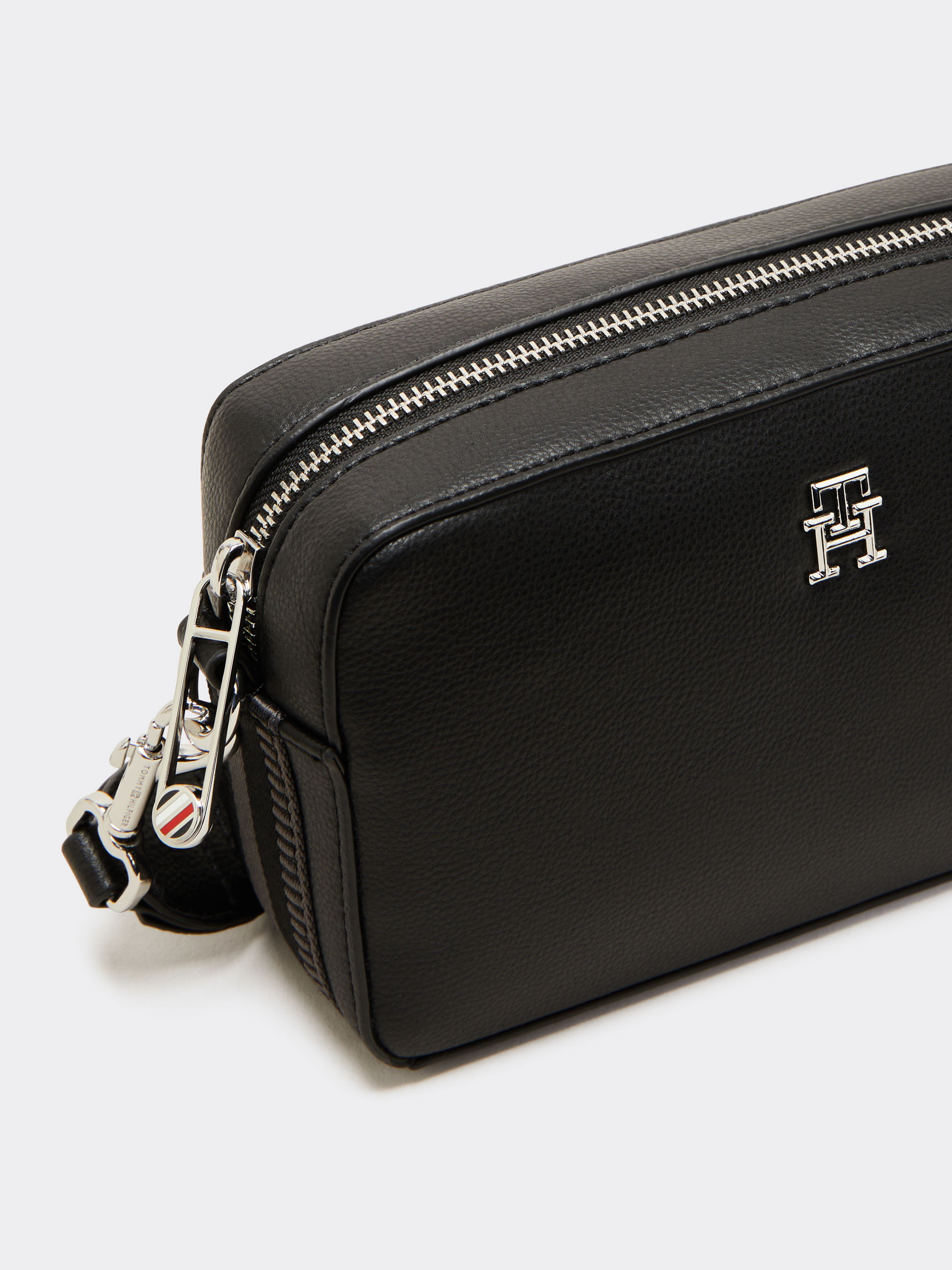 Tommy hilfiger th essence crossover sales