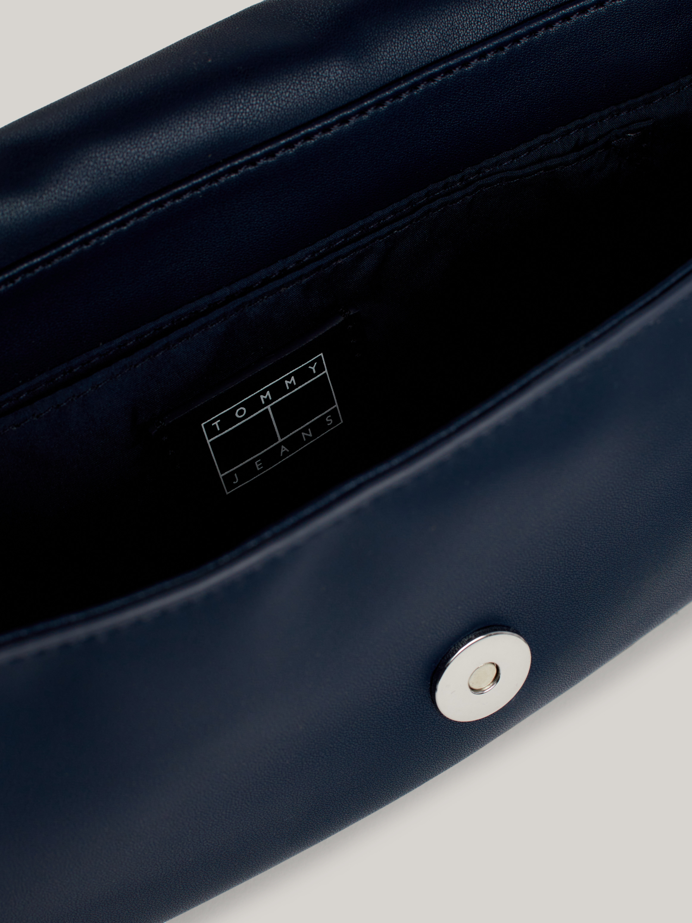 City Chunky Chain Small Crossover Bag | Bags | Tommy Jeans