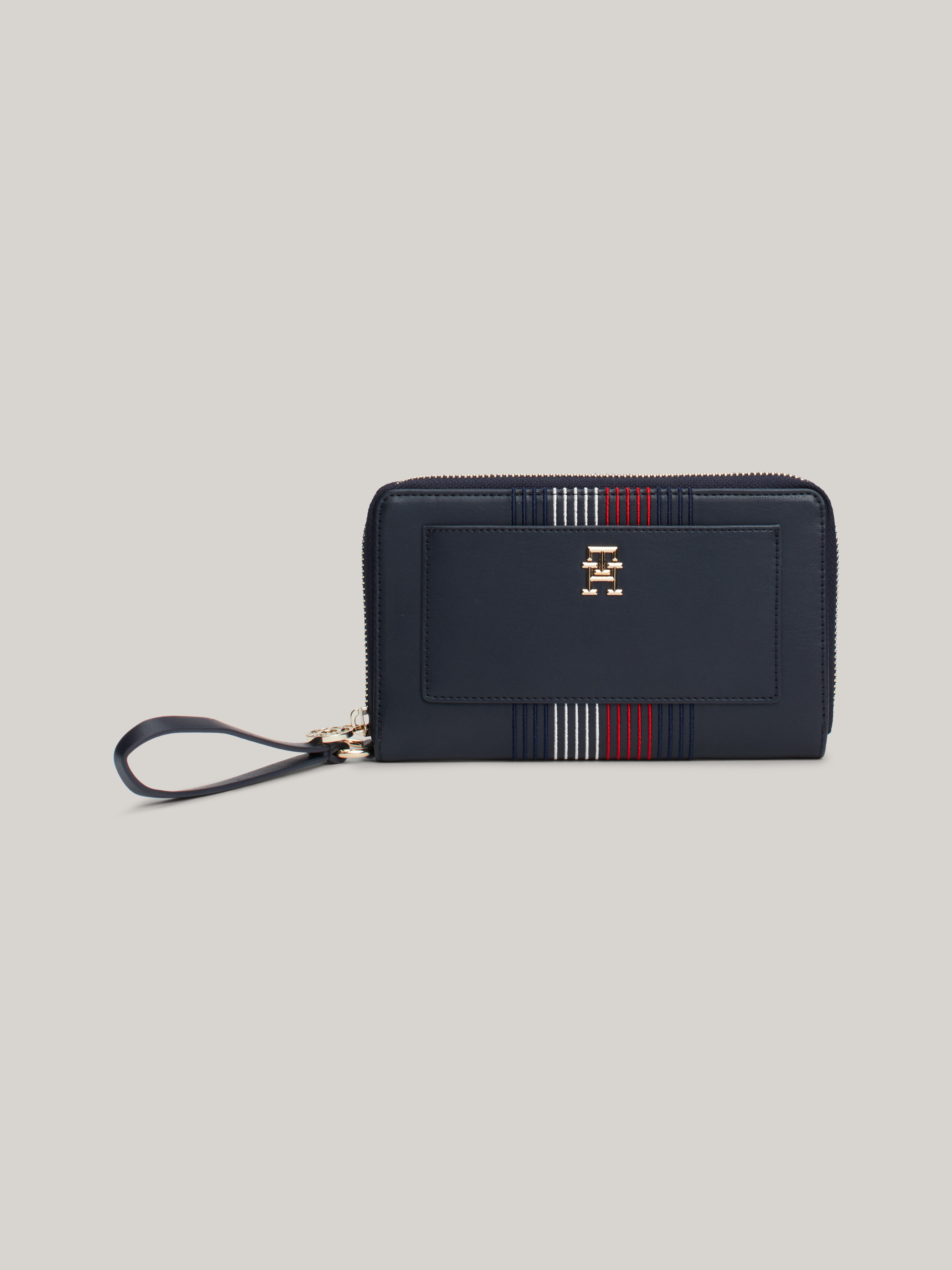 Tommy hilfiger travel wallet sales