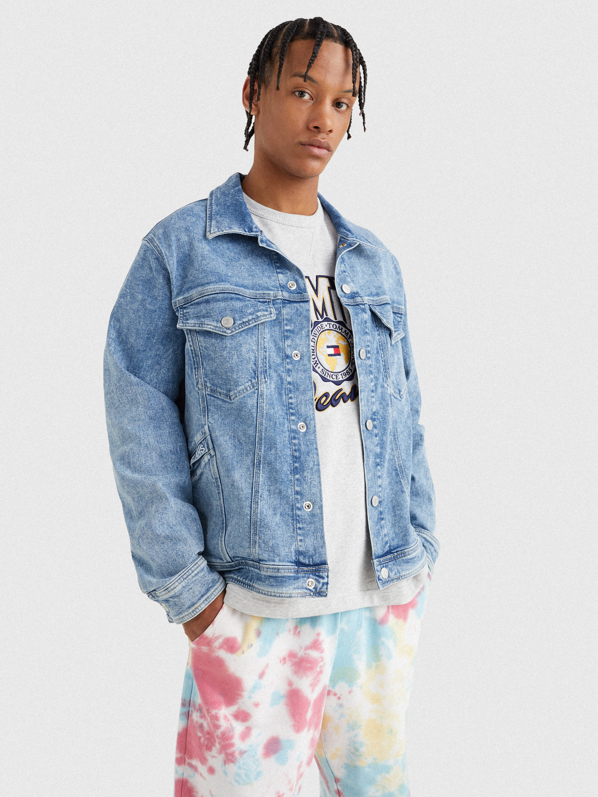 Tommy jeans oversized trucker on sale jacket