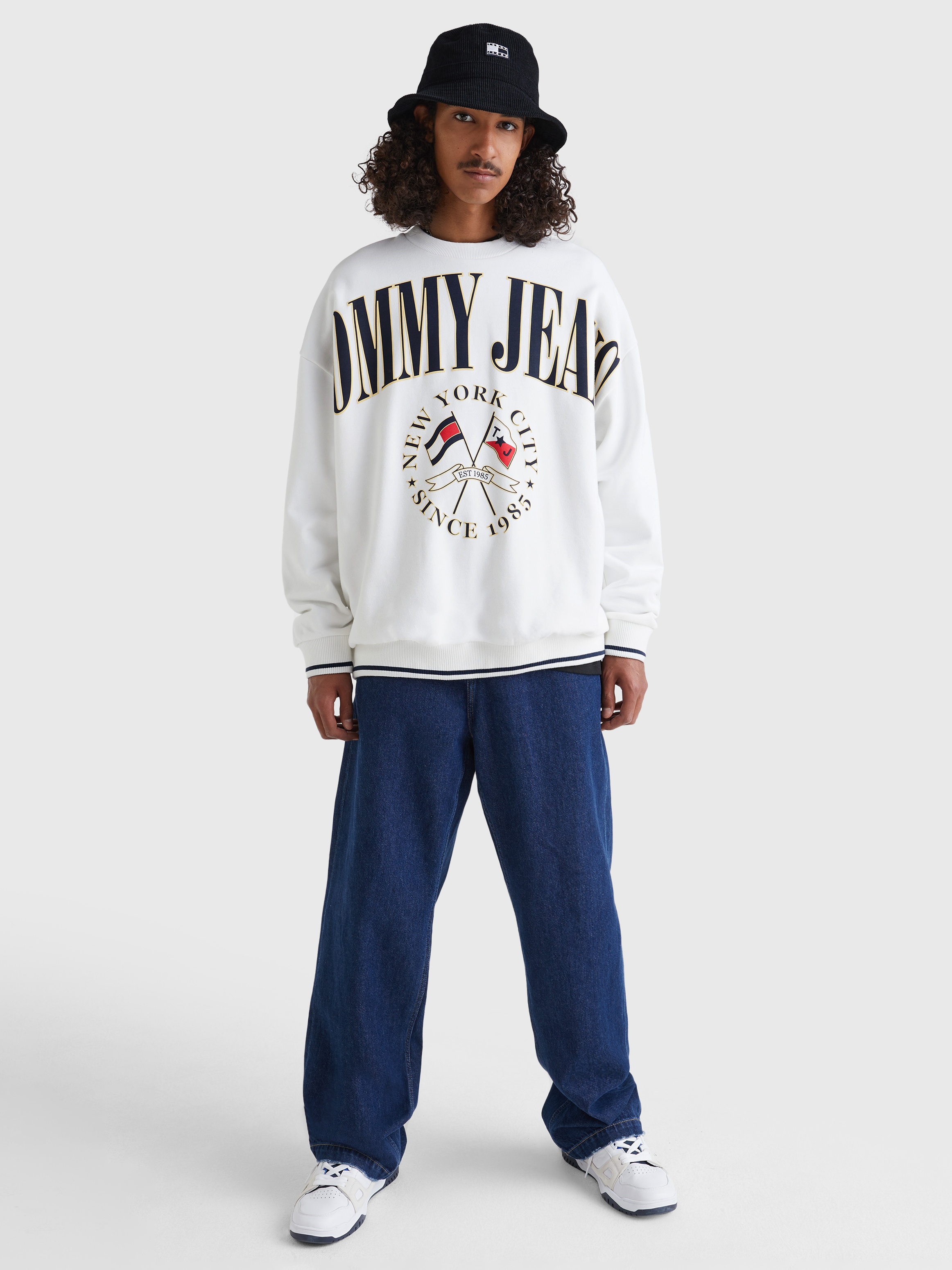 Tommy jeans sale sweatshirt logo