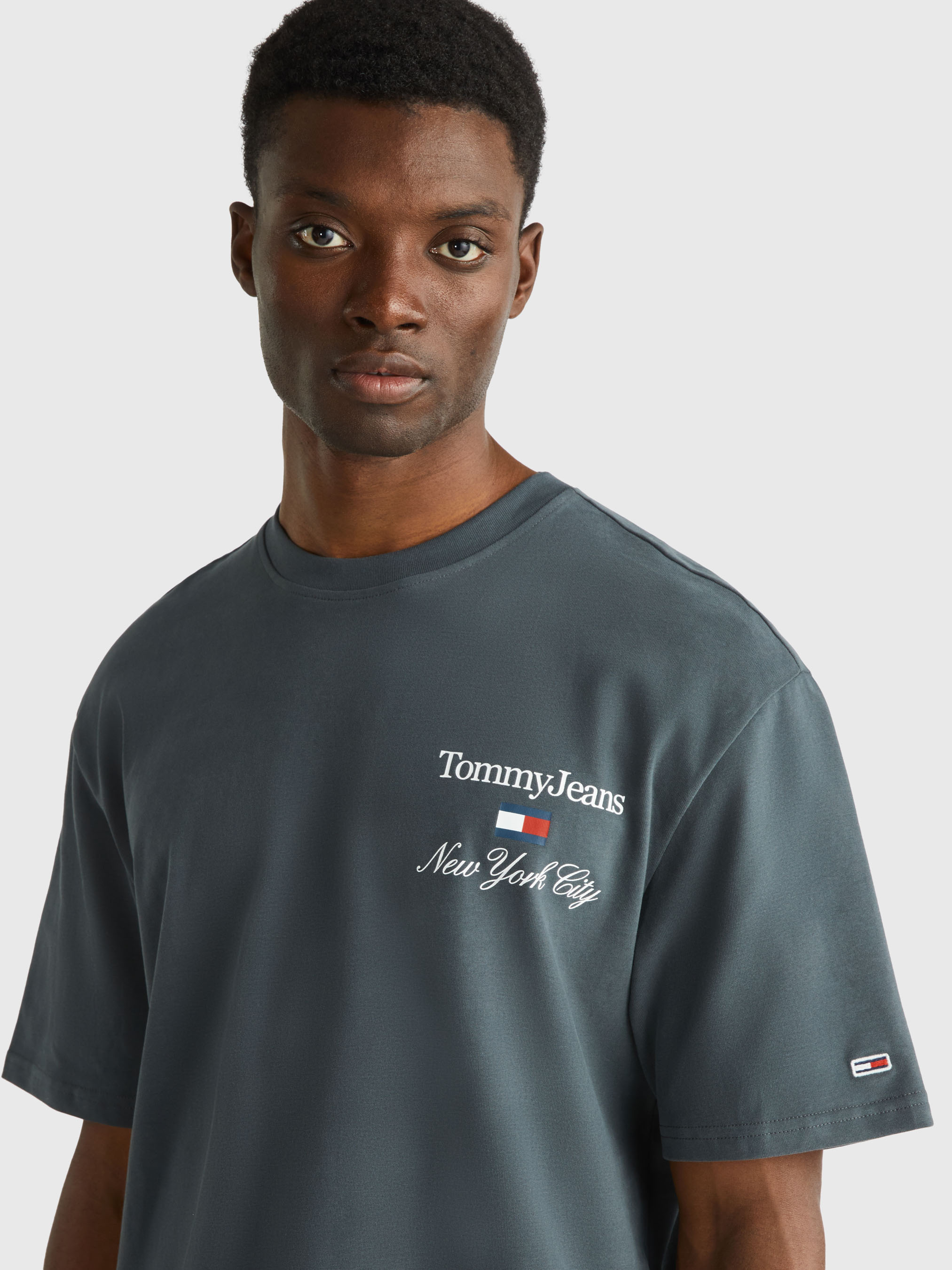 Tommy jeans script tee sales