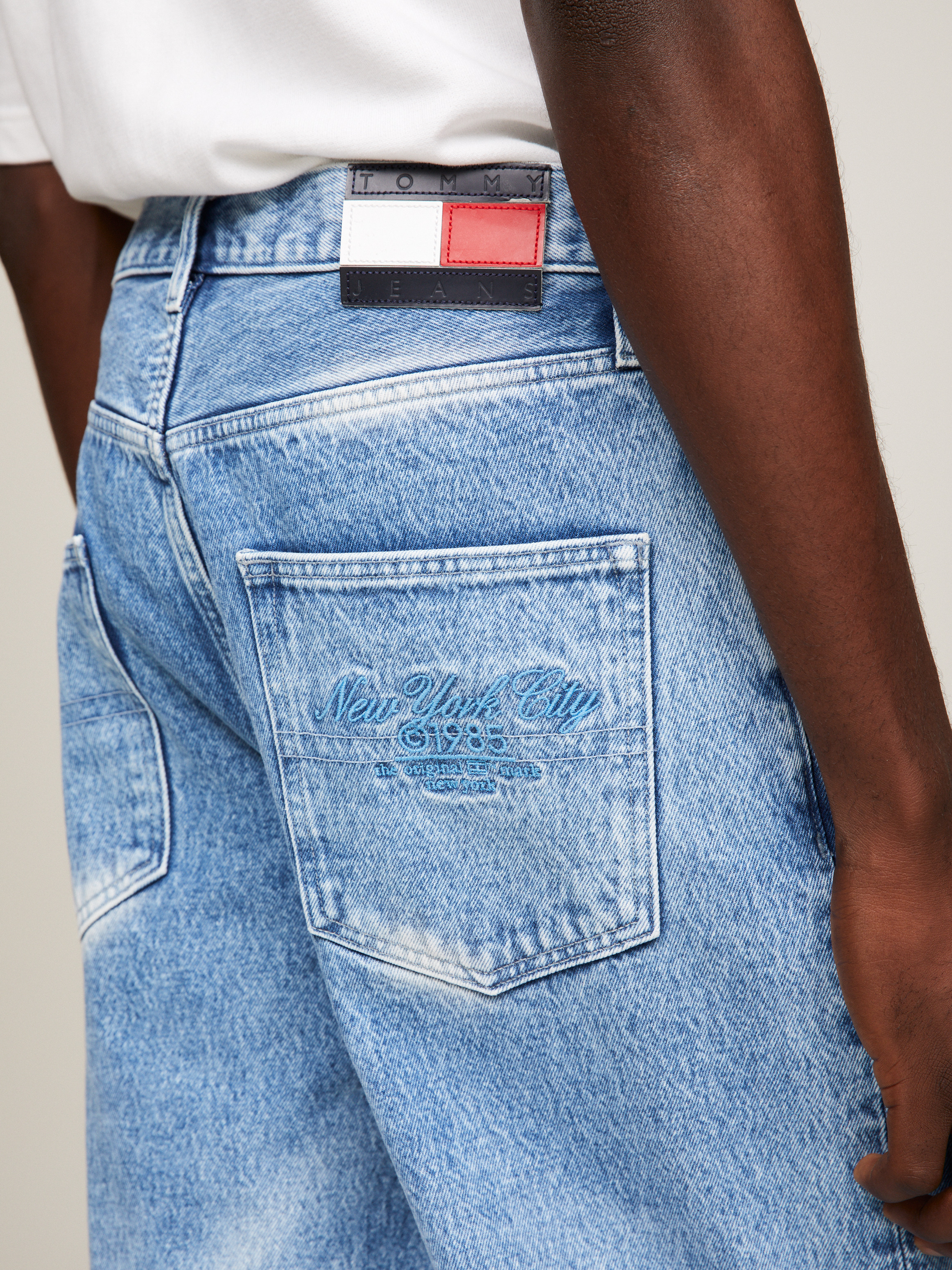 Dual Gender Wide Leg Bleach Wash Jeans | Jeans | Tommy Jeans