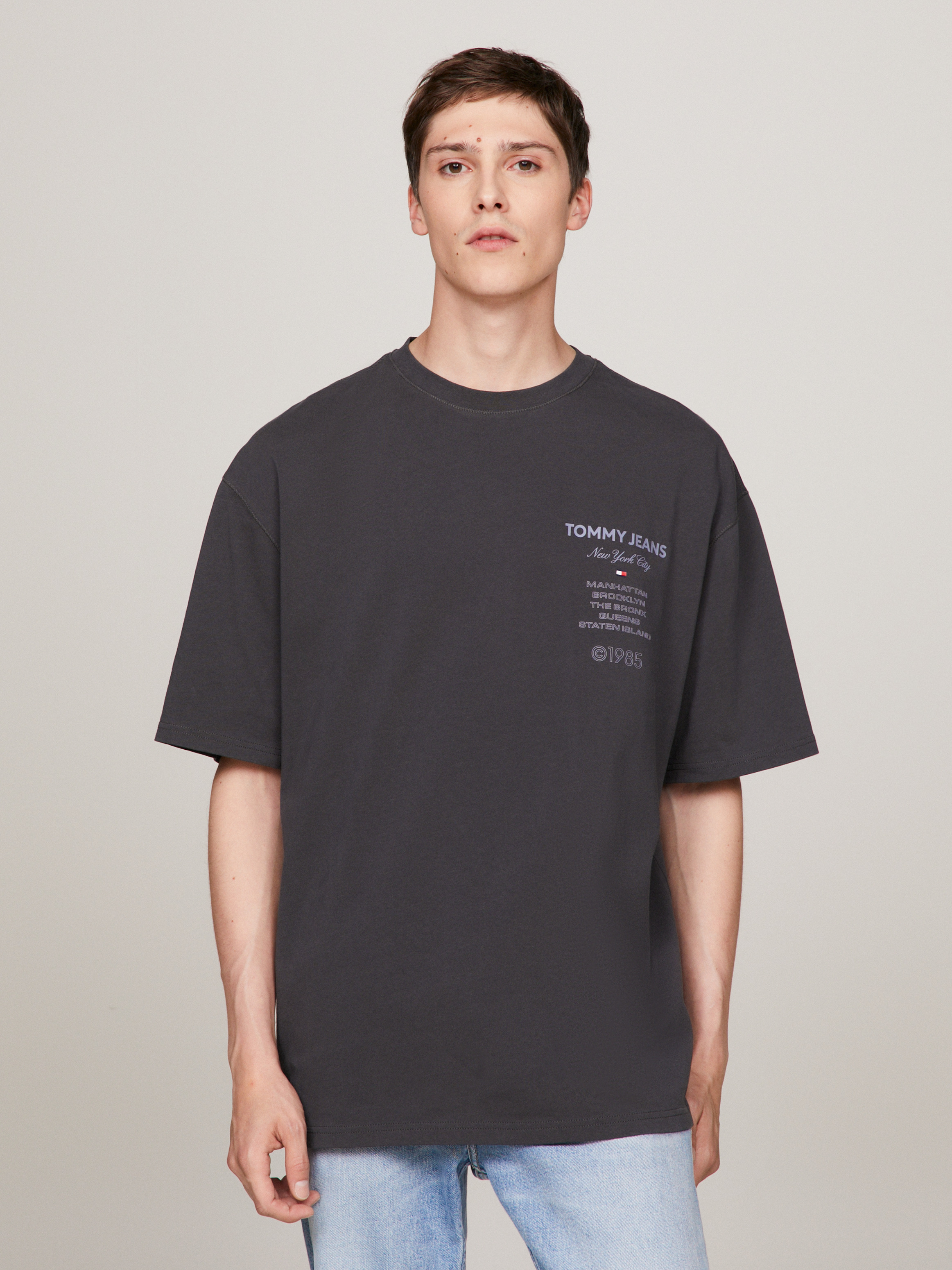 Tommy jeans clearance black t shirt