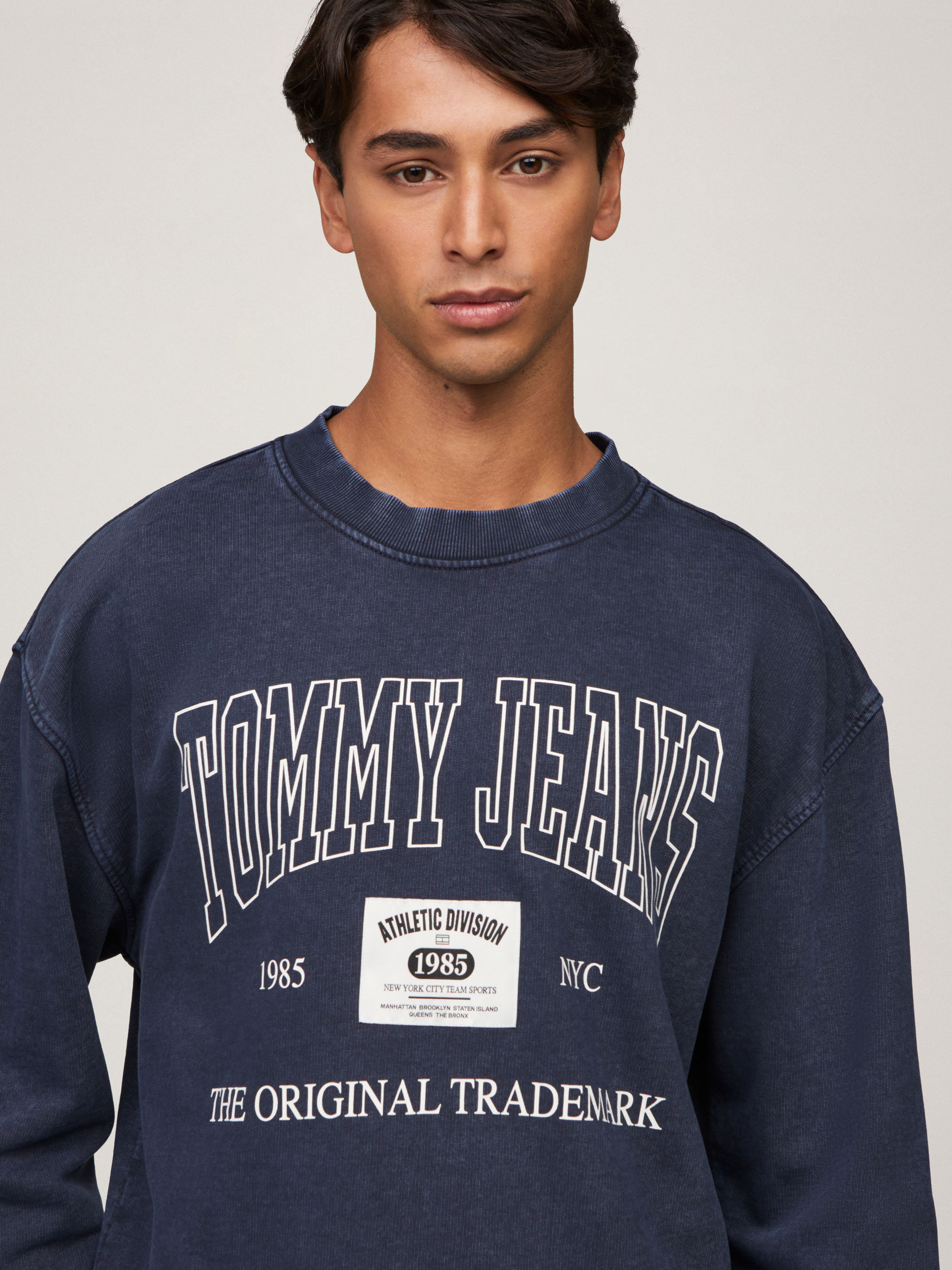 Collegiate sweatshirt tommy hilfiger sale