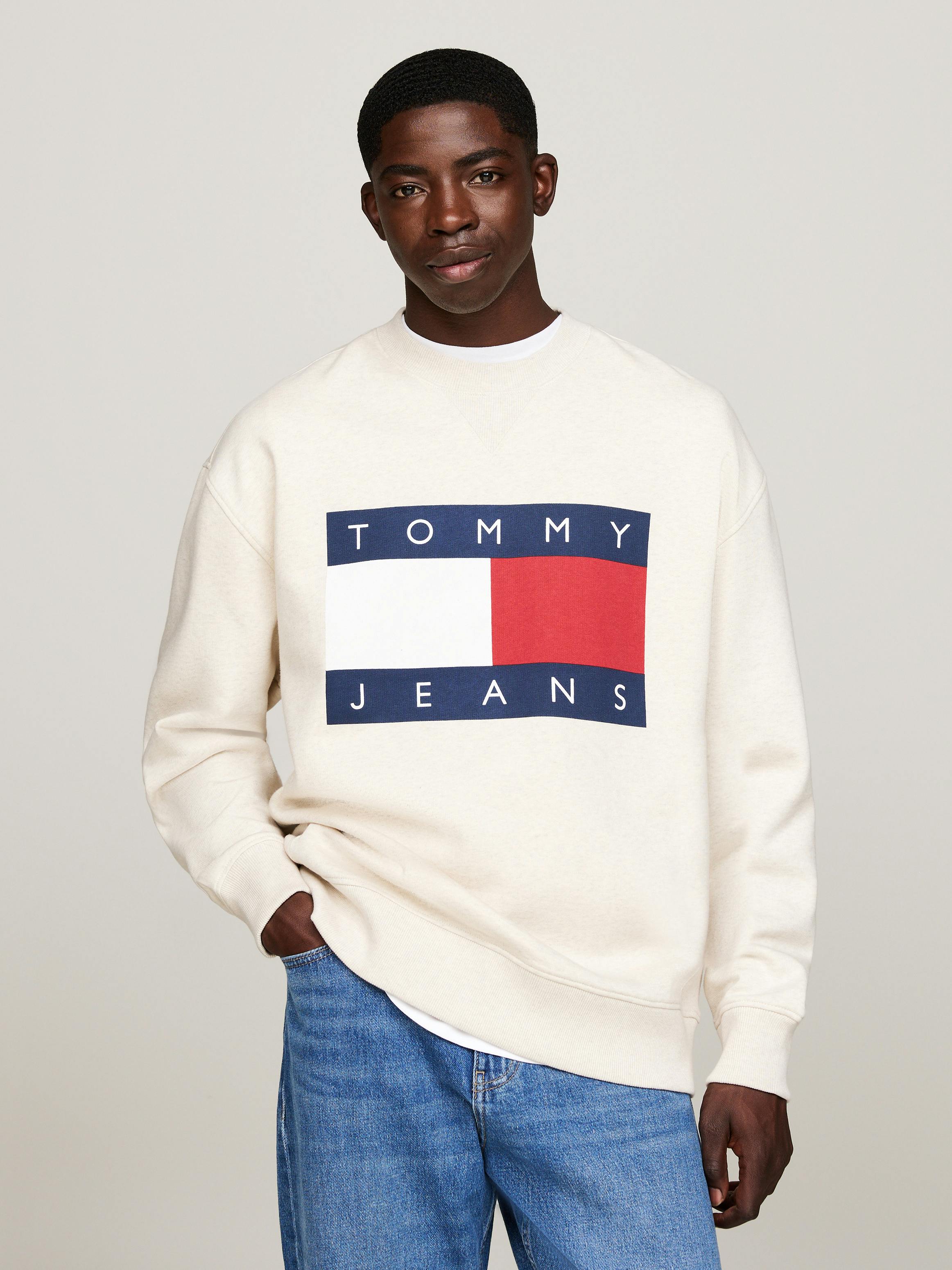 Tommy Flag Badge Relaxed Sweatshirt Sweatshirts Hoodies