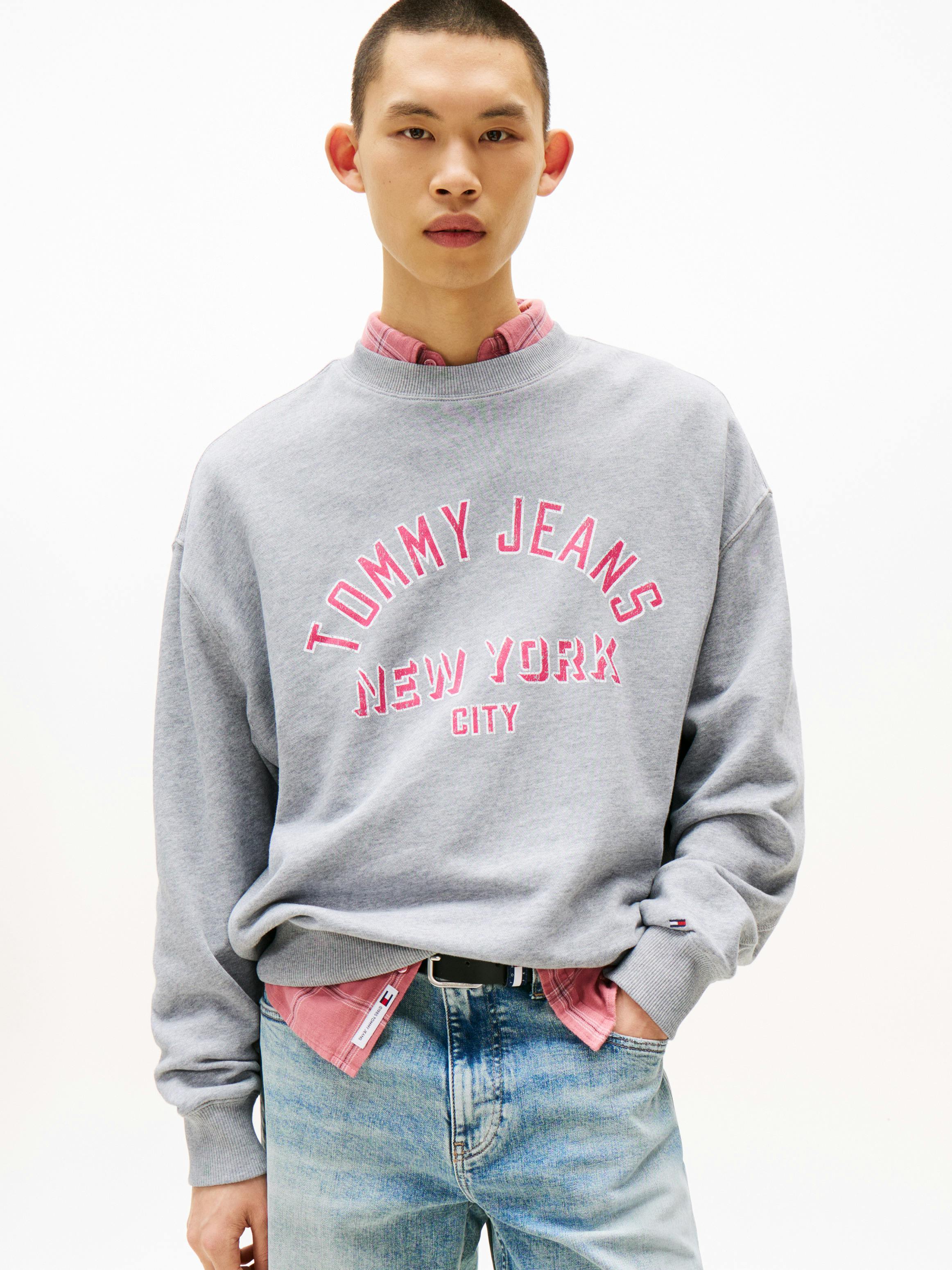 Varsity Cropped Boxy Sweatshirt | Sweatshirts & Hoodies | Tommy Jeans