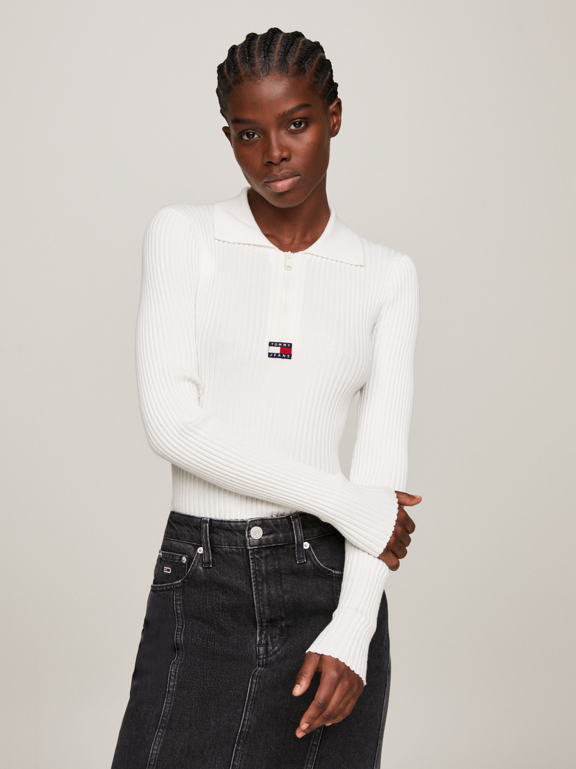 Tommy jeans badge sweater hotsell