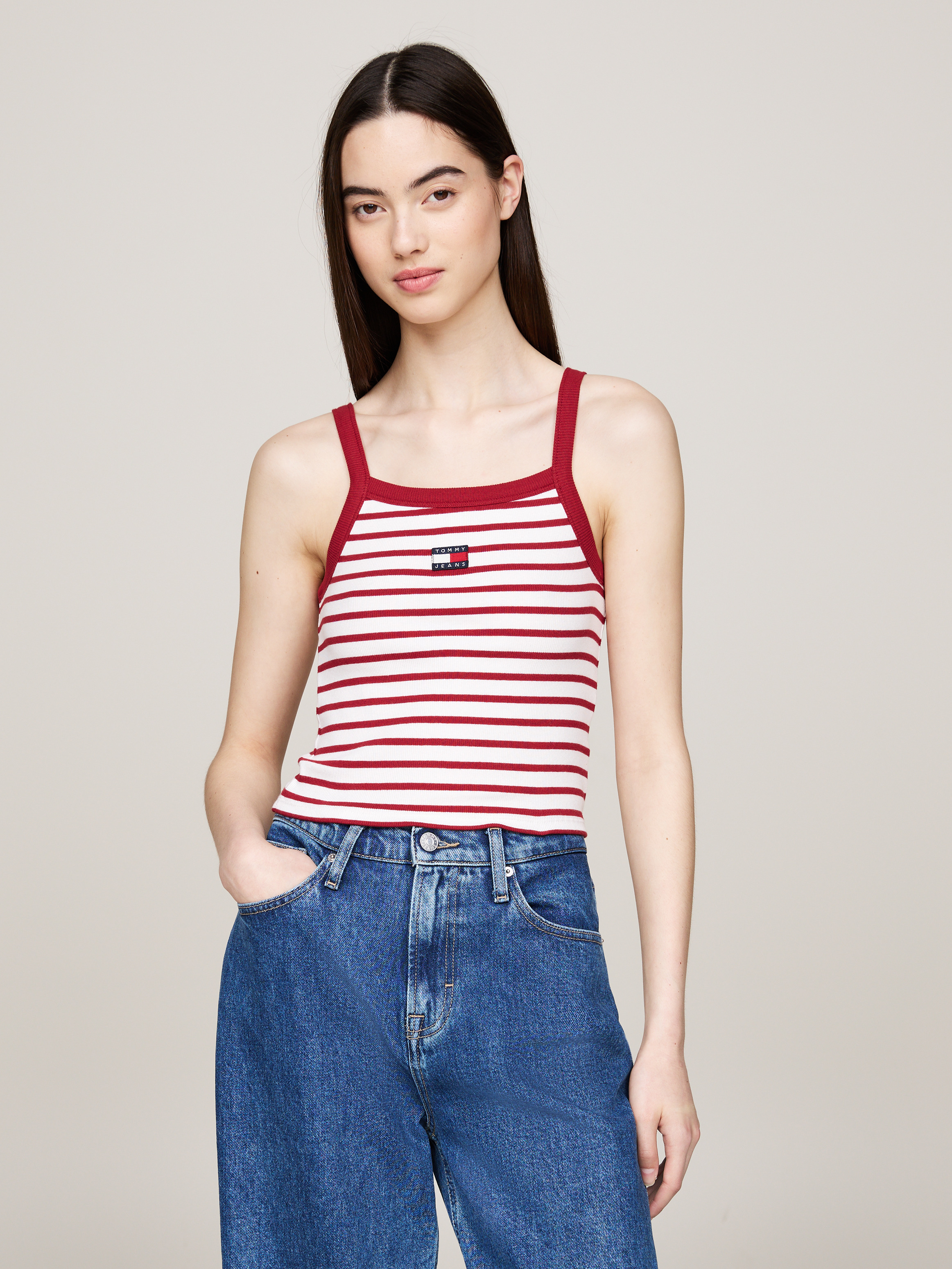 [ JEANS] Relaxed Varsity T-shirt ★大人気★ Varsity Cropped Relaxed T-Shirt | T-Shirts | Tommy Jeans
