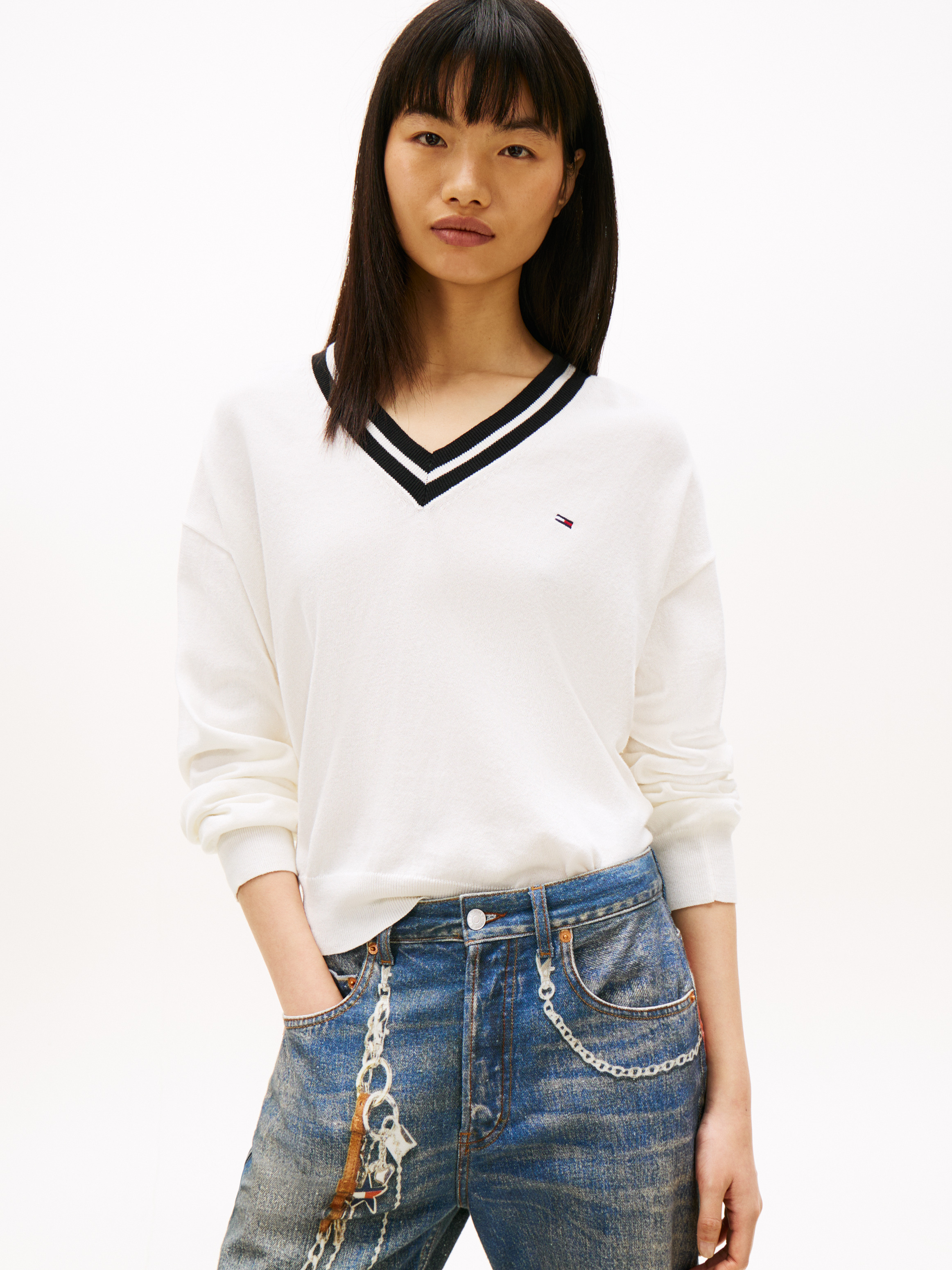 Relaxed Tipped V-Neck Jumper