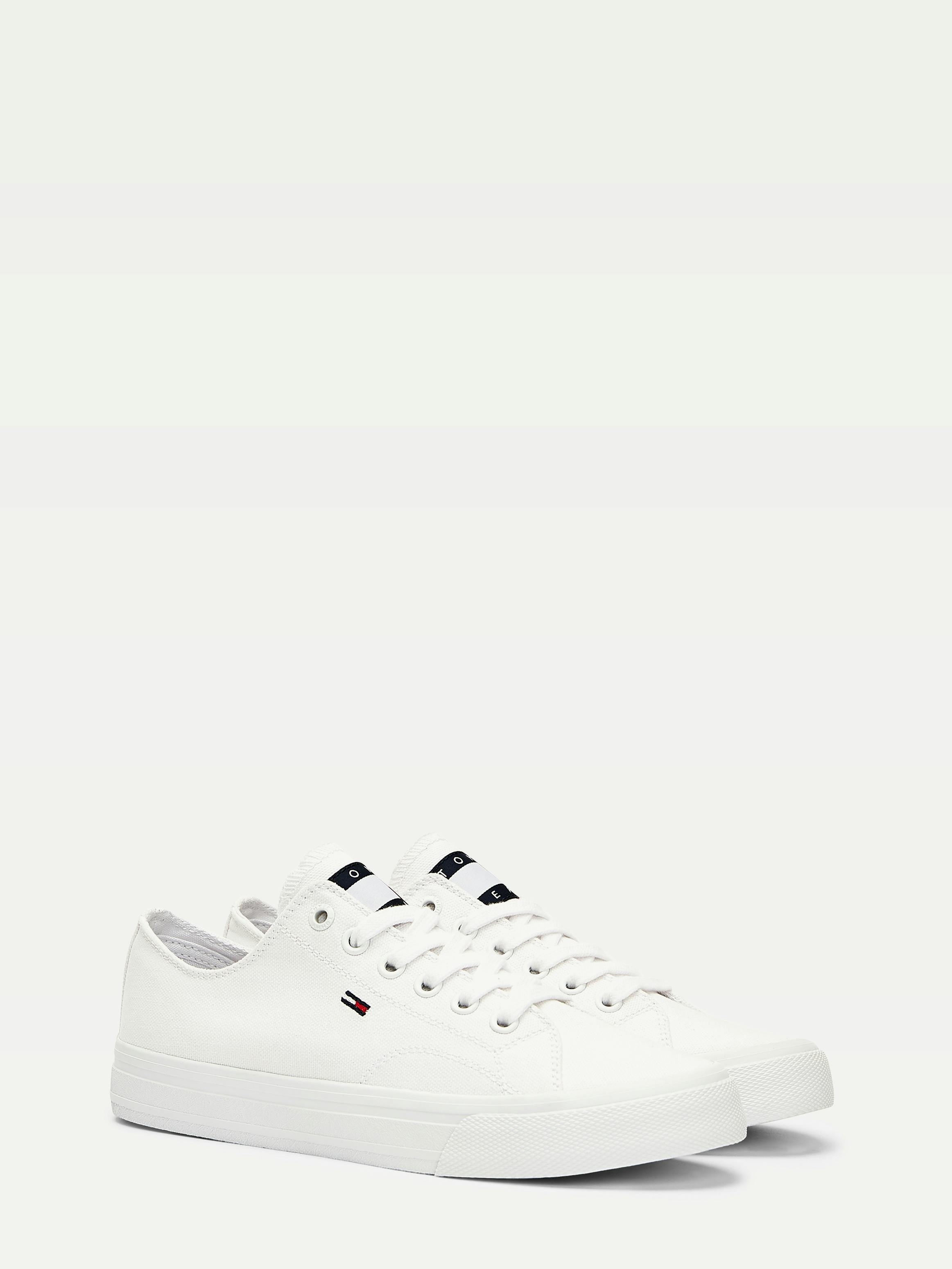 tommy hilfiger essential leather icon logo trainer in white