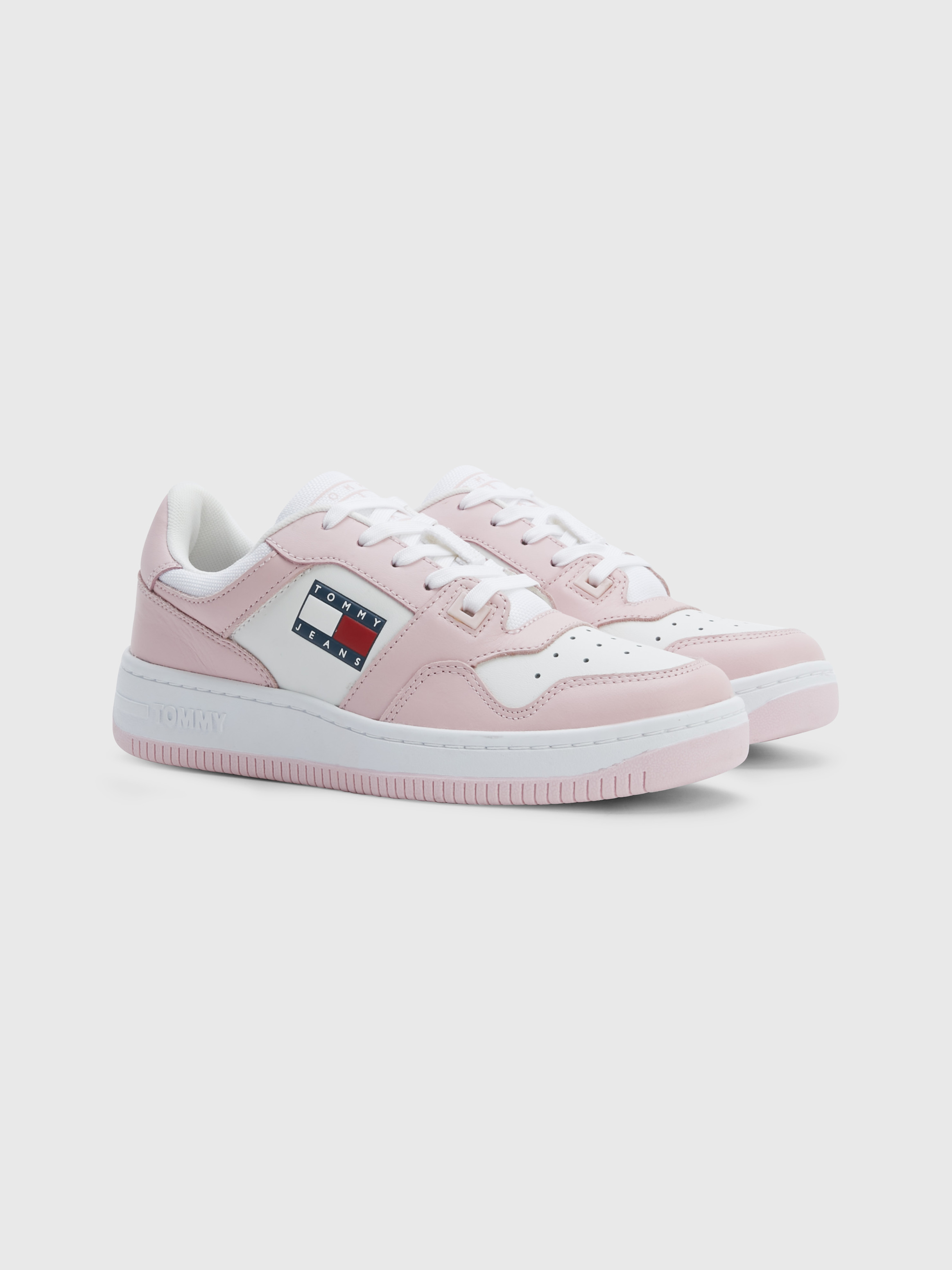 Chunky sole store tommy jeans trainers