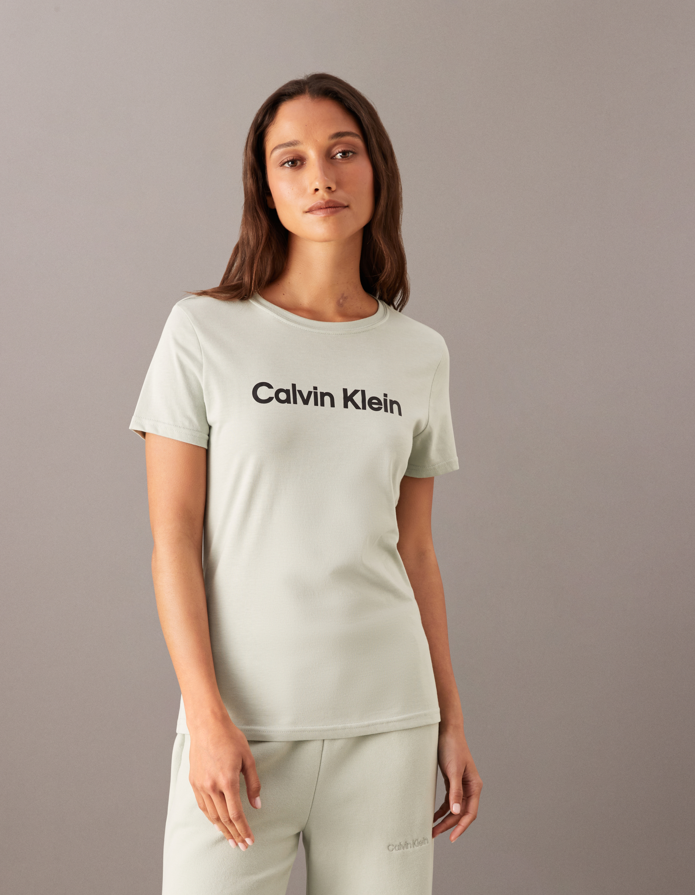 Essential Logo T-Shirt