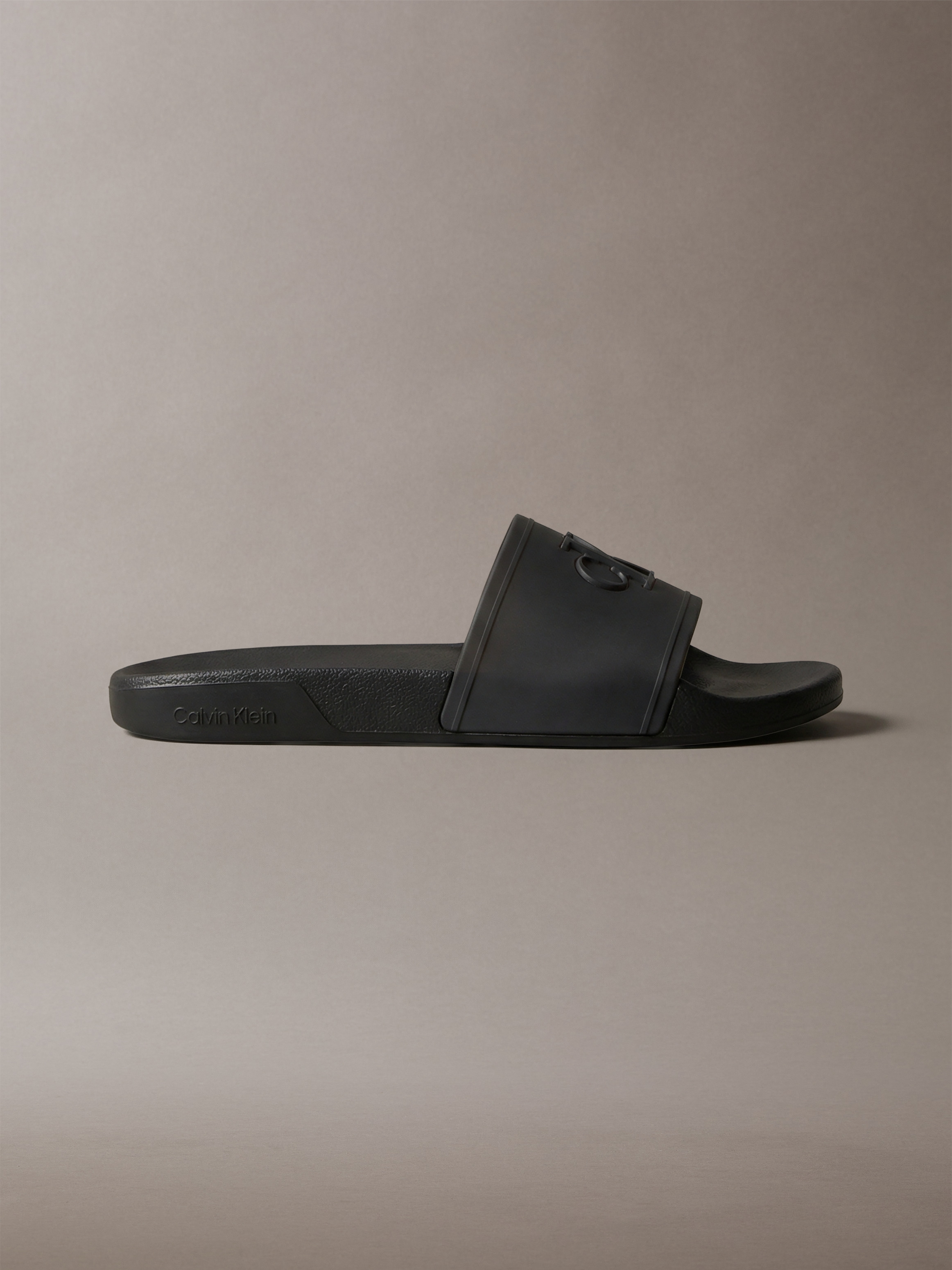TRIPLE BLACK