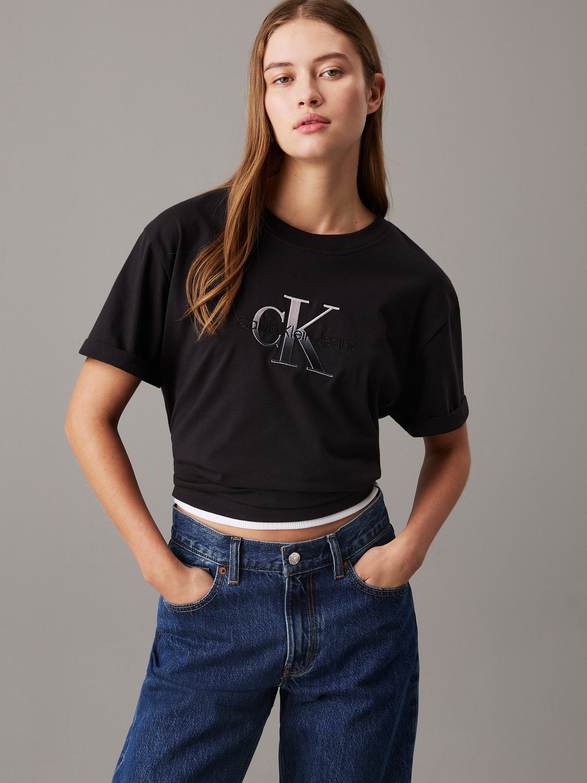 ★ ★ Unisex CKJ Small Monogram Logo Colorblock B Monogram Logo Crest Graphic Boxy T-Shirt | Calvin Klein