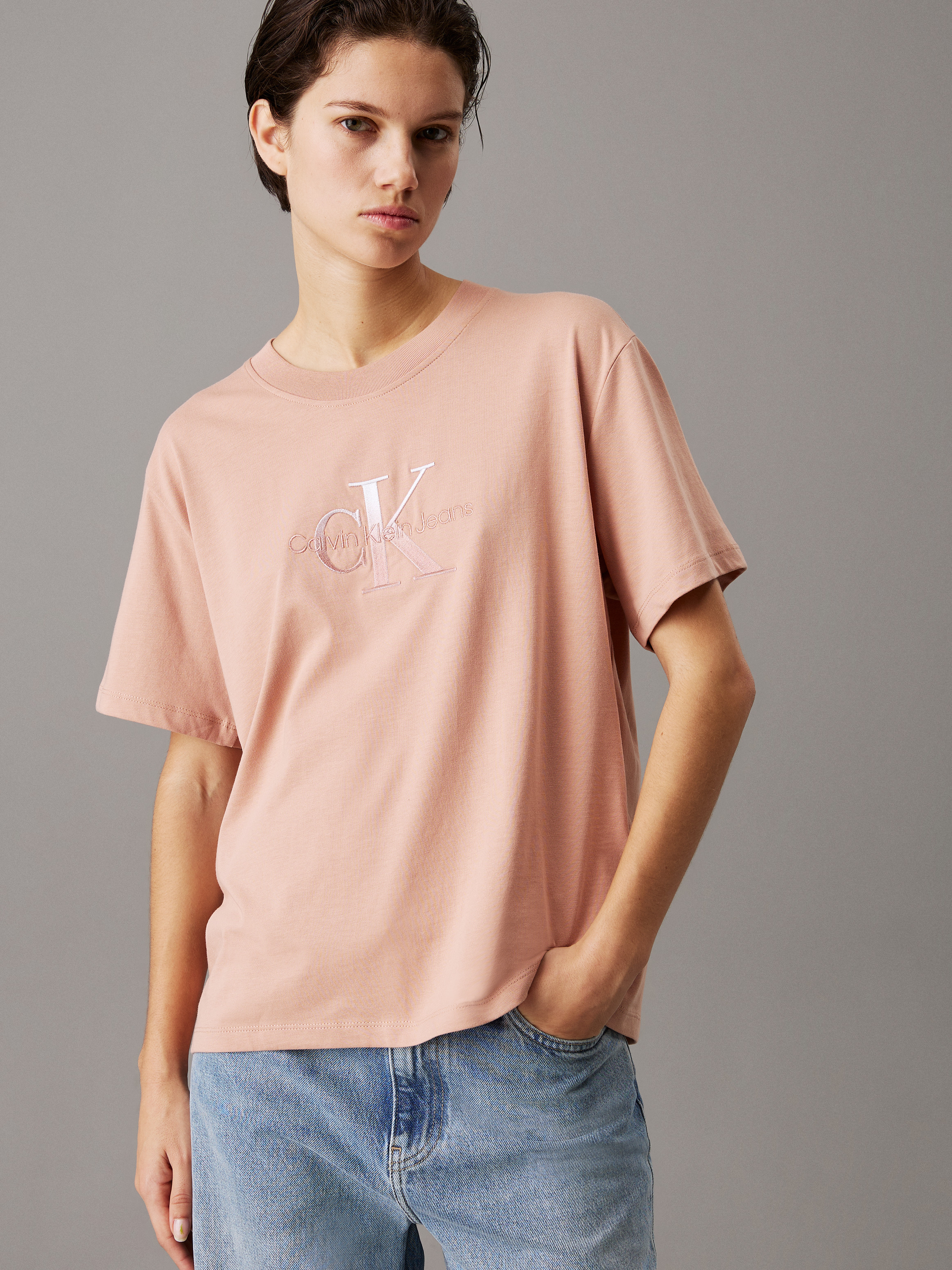 Relaxed Monogram T-Shirt | Calvin Klein