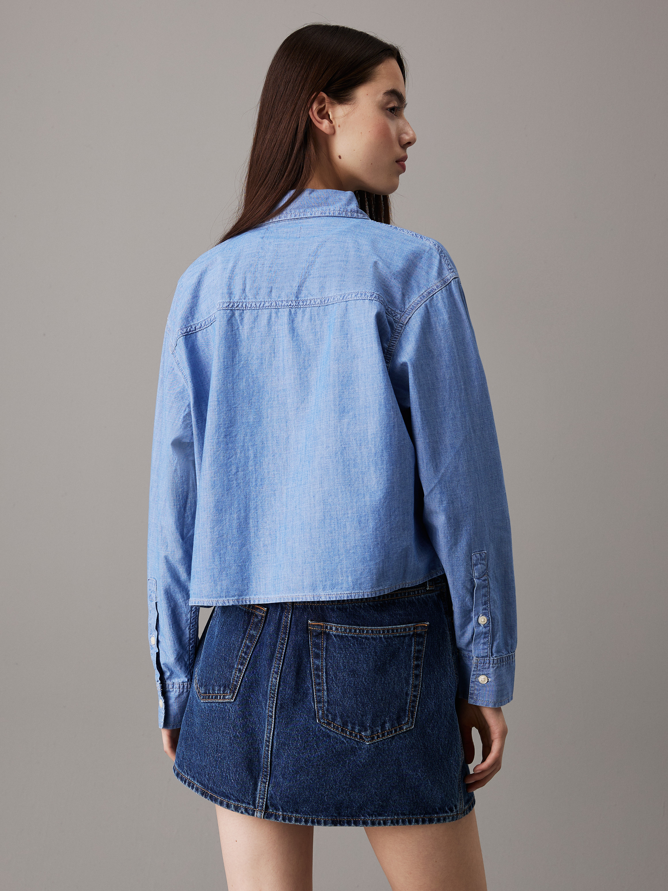 売れ筋商品|||カルバンクライン カットソー トップス レディース Women's Utility Cotton Denim Shirt Lt Blue Wave Relaxed Chambray Denim Shirt | Calvin Klein