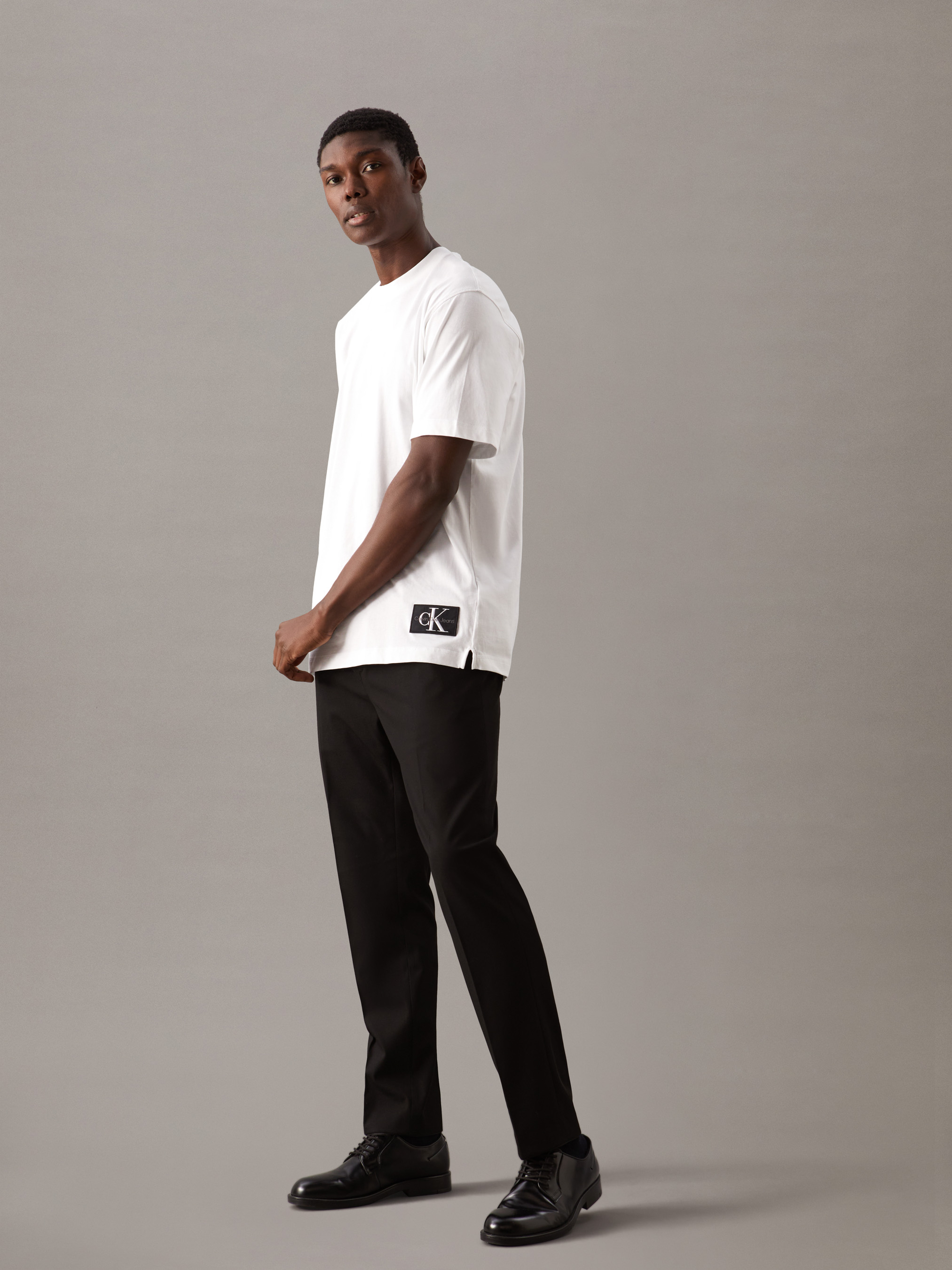 Relaxed Badge T-Shirt | Calvin Klein