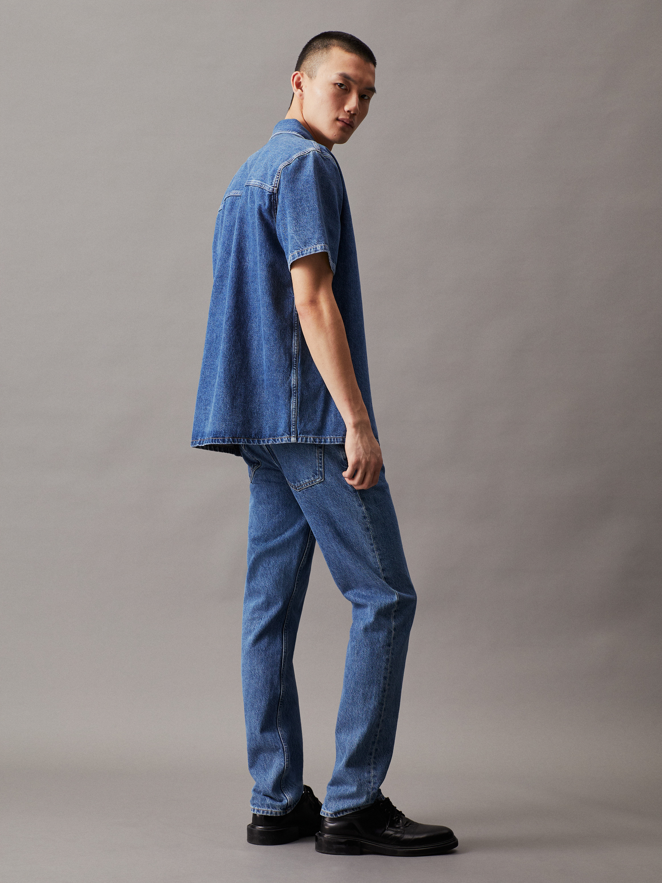 【CK25SS330】  JEANS Tシャツ J327237 CALVIN KLEIN JEANS - Men's oversize T-shirt with contrasting